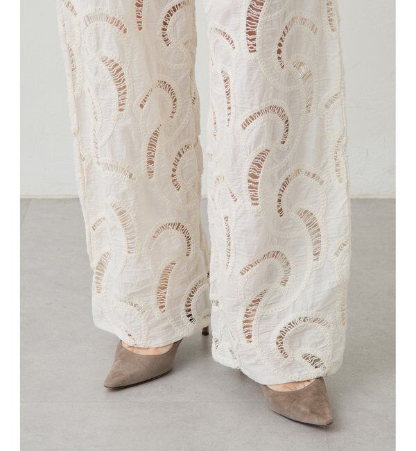  「【WEB限定】エンブロイダリーパンツ」|チノ|