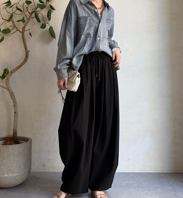  「ナイロンストレッチタックギャザーパンツ」|チノ|