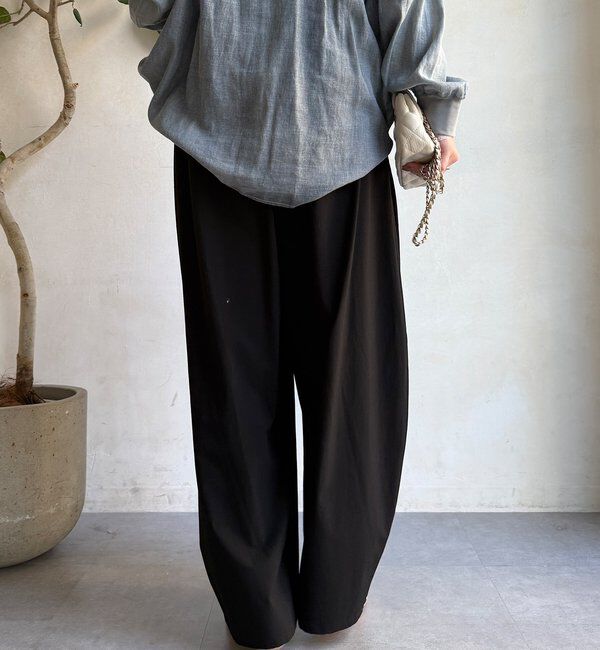  「ナイロンストレッチタックギャザーパンツ」|チノ|