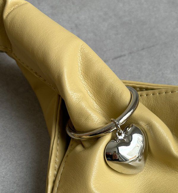  「フリルハンドルハートチャーム付トート」|トートバッグ|