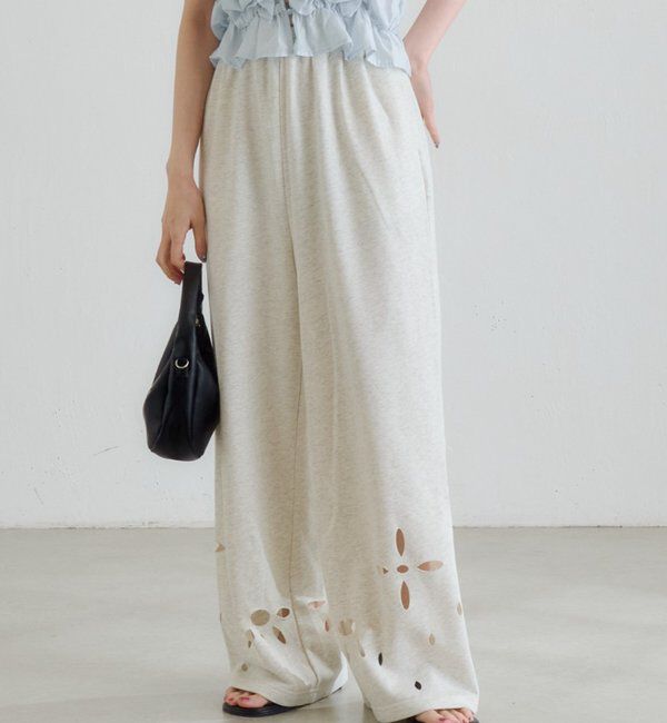  「【新色追加/2サイズ展開/低身長サイズ】カットアウトスウェットパンツ」|チノ|