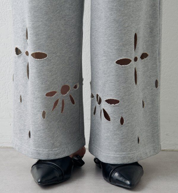  「【新色追加/2サイズ展開/低身長サイズ】カットアウトスウェットパンツ」|チノ|