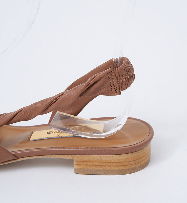 AU BANNISTER「thYme/ひねりストラップサンダル」|サンダル|