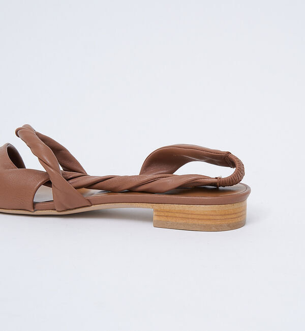 AU BANNISTER「thYme/ひねりストラップサンダル」|サンダル|