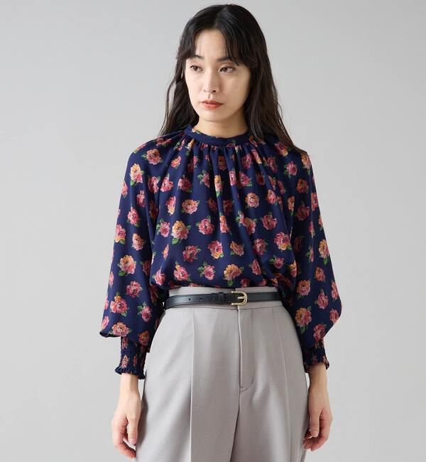 TIARA「オールドローズプリントハイネックブラウス」|シャツ・ブラウス|ネイビー