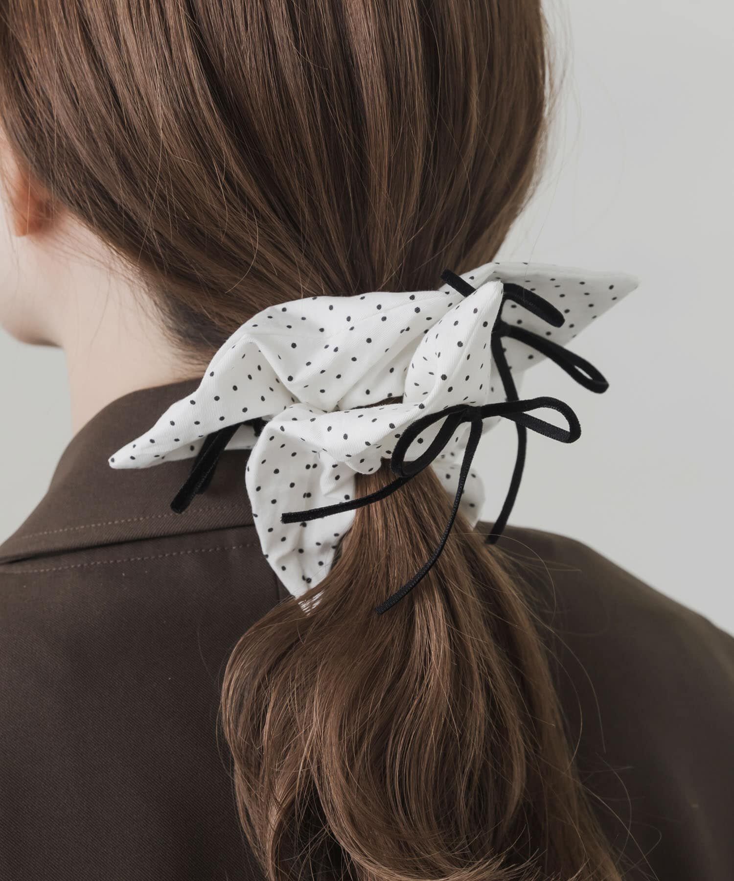 SMELLY「ベロアリボンドットスクエアシュシュ」|ヘアゴム・シュシュ|