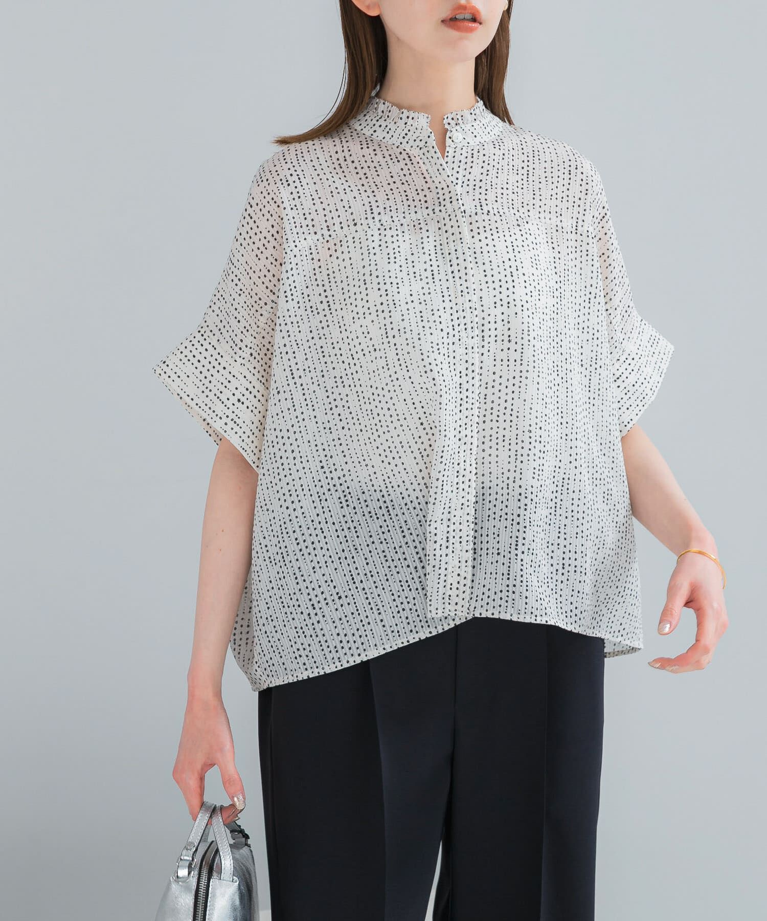 URBAN RESEARCH ROSSO「『WEB/一部店舗限定』ウォッシャブルドットフリルネックブラウス」|シャツ・ブラウス|