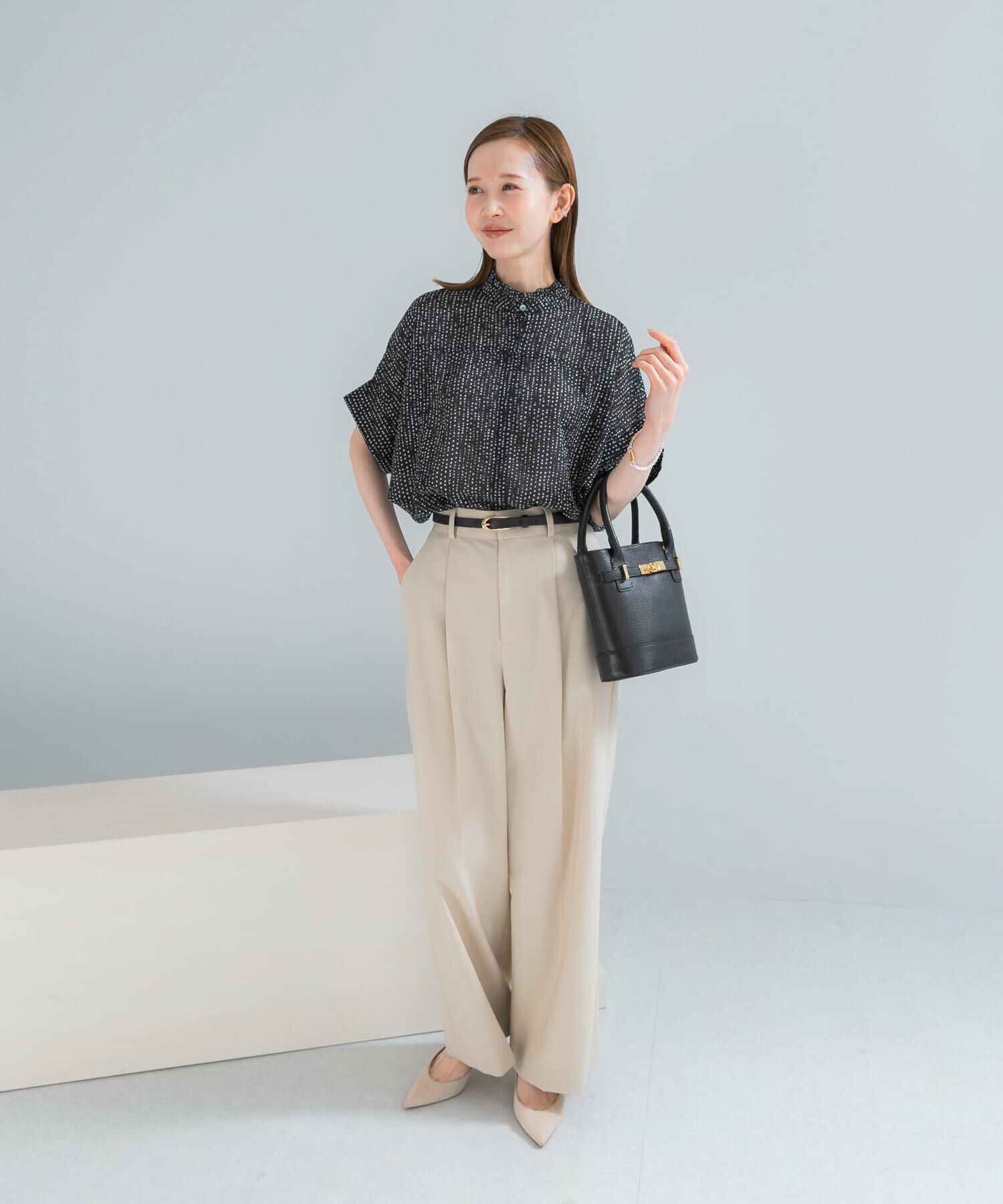 URBAN RESEARCH ROSSO「『WEB/一部店舗限定』ウォッシャブルドットフリルネックブラウス」|シャツ・ブラウス|