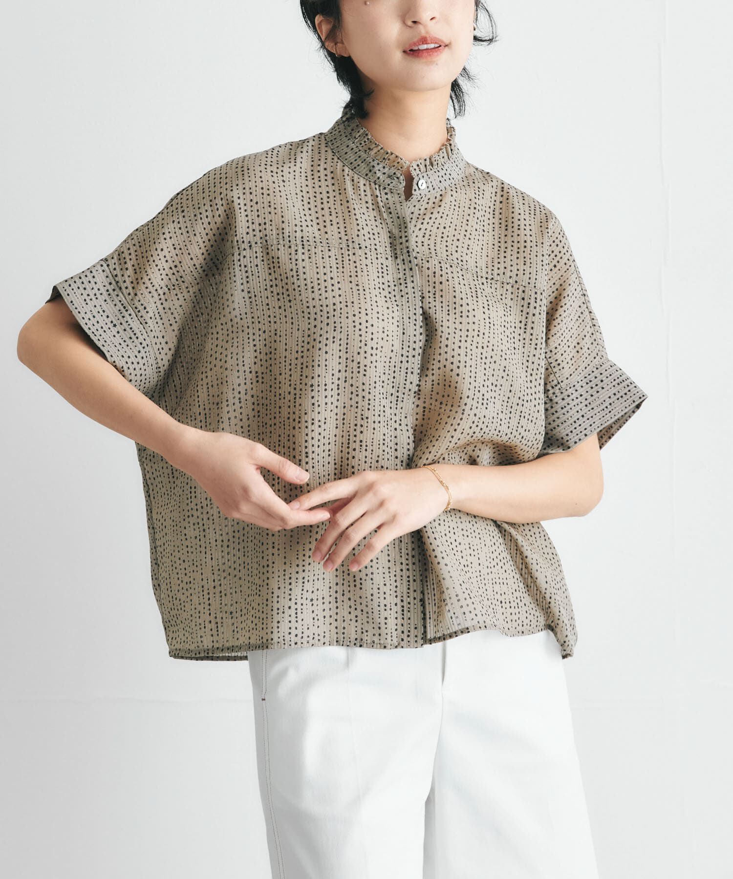 URBAN RESEARCH ROSSO「『WEB/一部店舗限定』ウォッシャブルドットフリルネックブラウス」|シャツ・ブラウス|