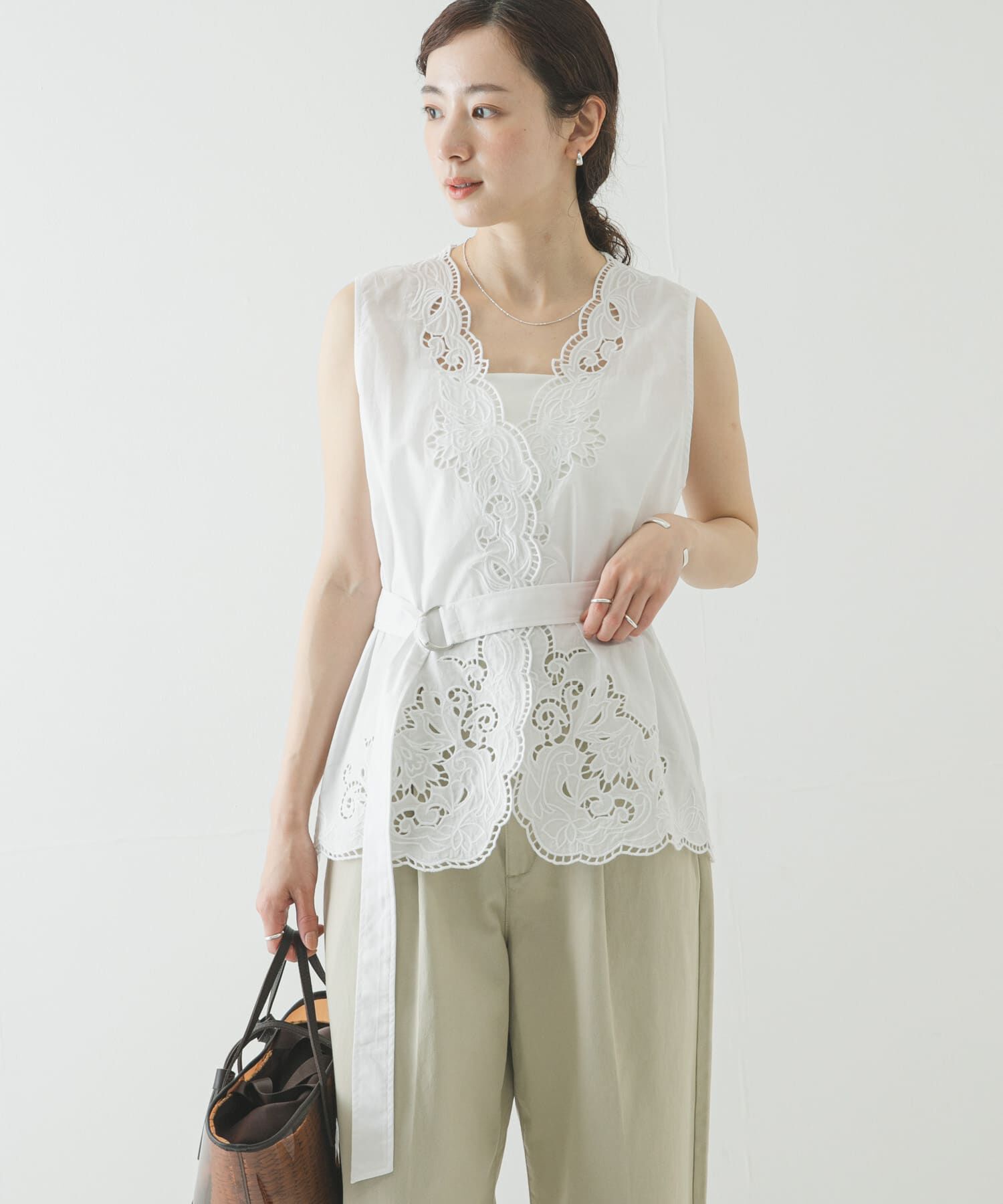 URBAN RESEARCH「カットワーク刺繍ジレ」|シャツ・ブラウス|