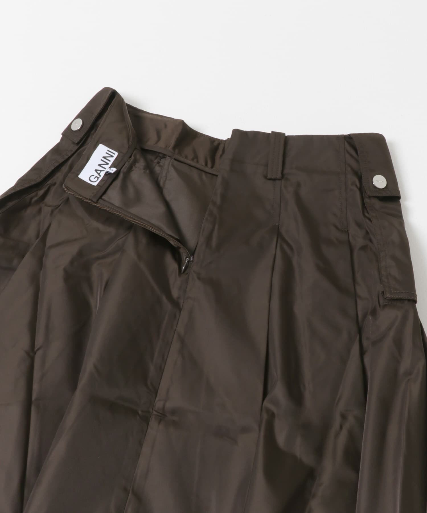 URBAN RESEARCH「GANNI　DUCHESSE NYLON POCKET SKIRT」|スカート|