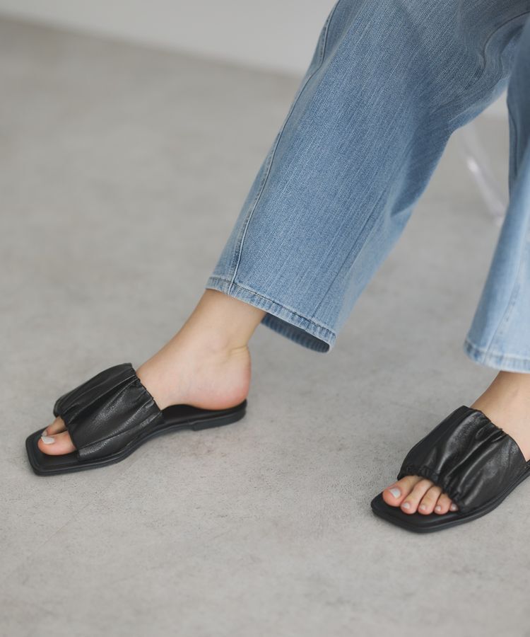 GARAGE OF GOOD CLOTHING「シャーリングフラットサンダル」|サンダル|