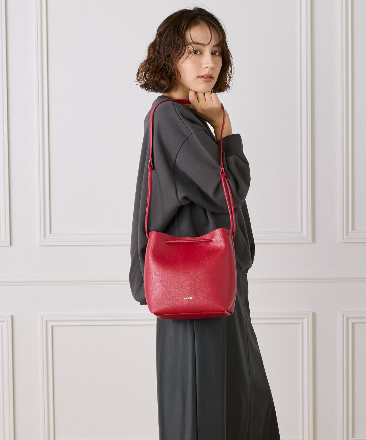 FAVORITE SUKINAMONO「SOFT SHRINK レザークロスボディバッグ《YAHKI》」|ショルダー・メッセンジャー|