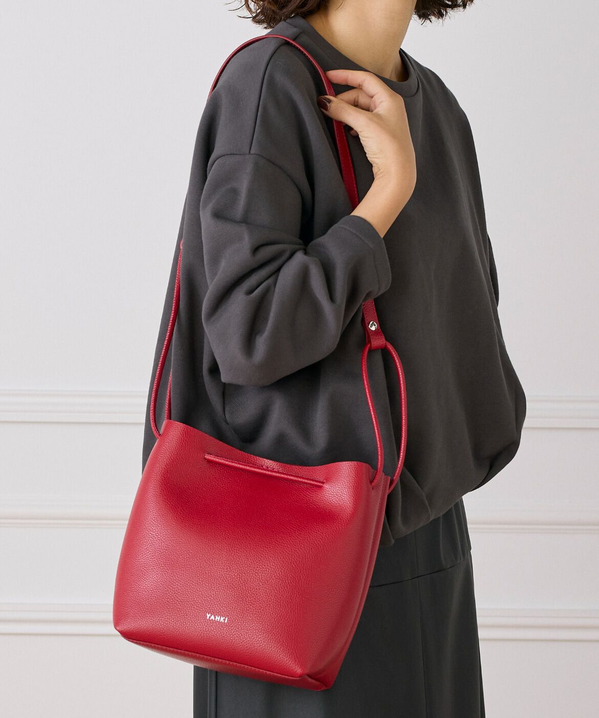 FAVORITE SUKINAMONO「SOFT SHRINK レザークロスボディバッグ《YAHKI》」|ショルダー・メッセンジャー|レッド
