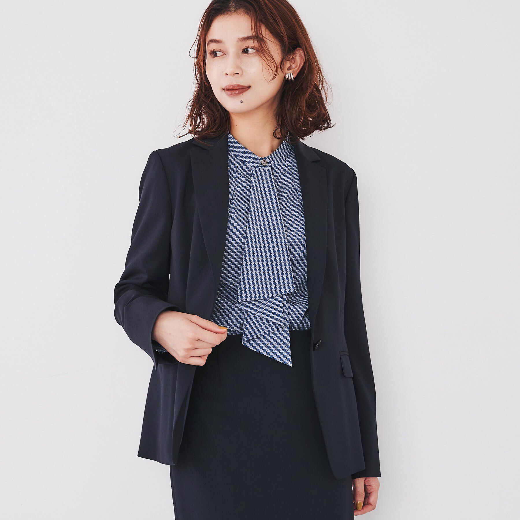 UNTITLED「【洗える通勤スーツ】レジェールギャバ ストレッチテーラードジャケット」|テーラードジャケット|ネイビー(094)