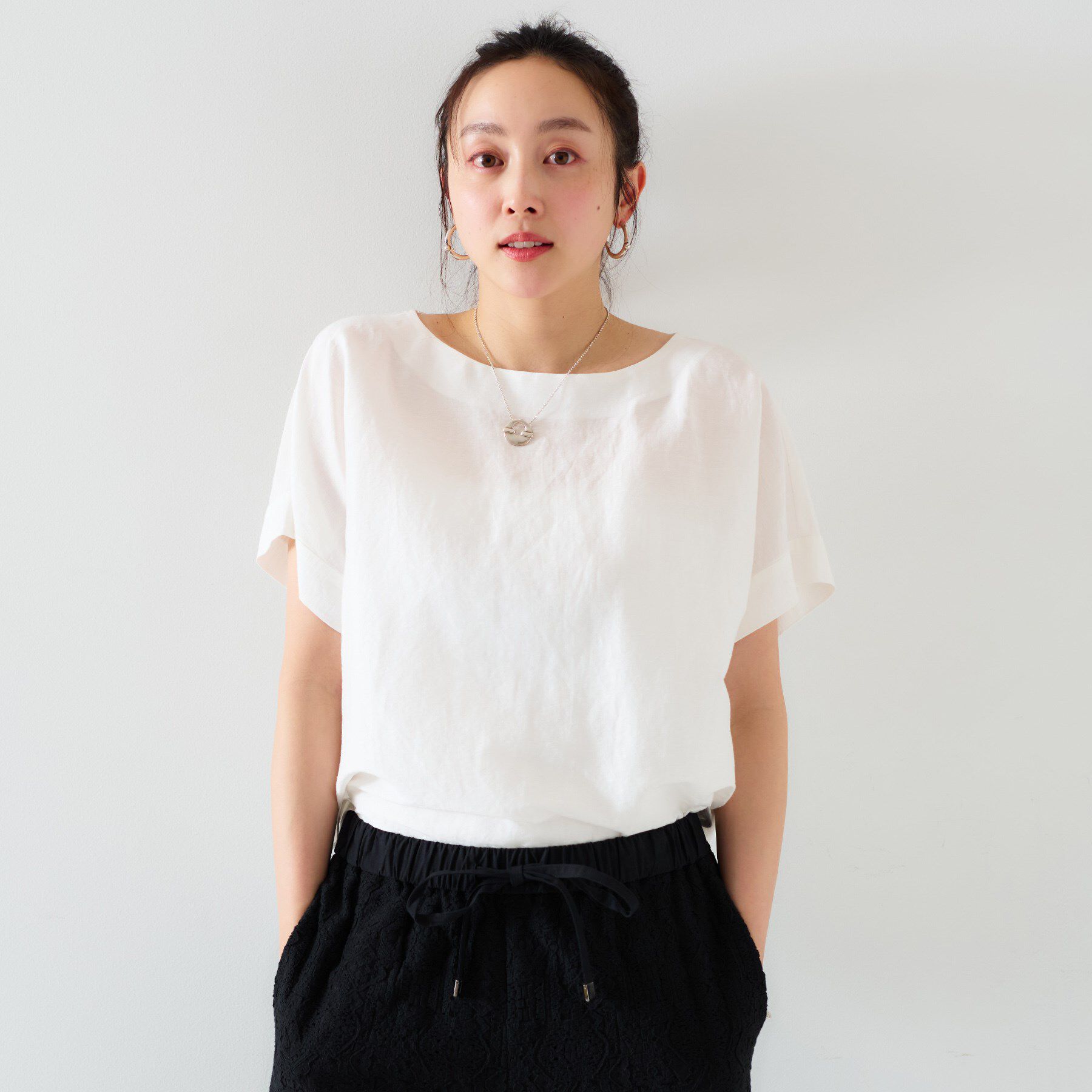 UNTITLED「【セットアップ可能/手洗い可】リネン混 ボートネックTブラウス」|シャツ・ブラウス|