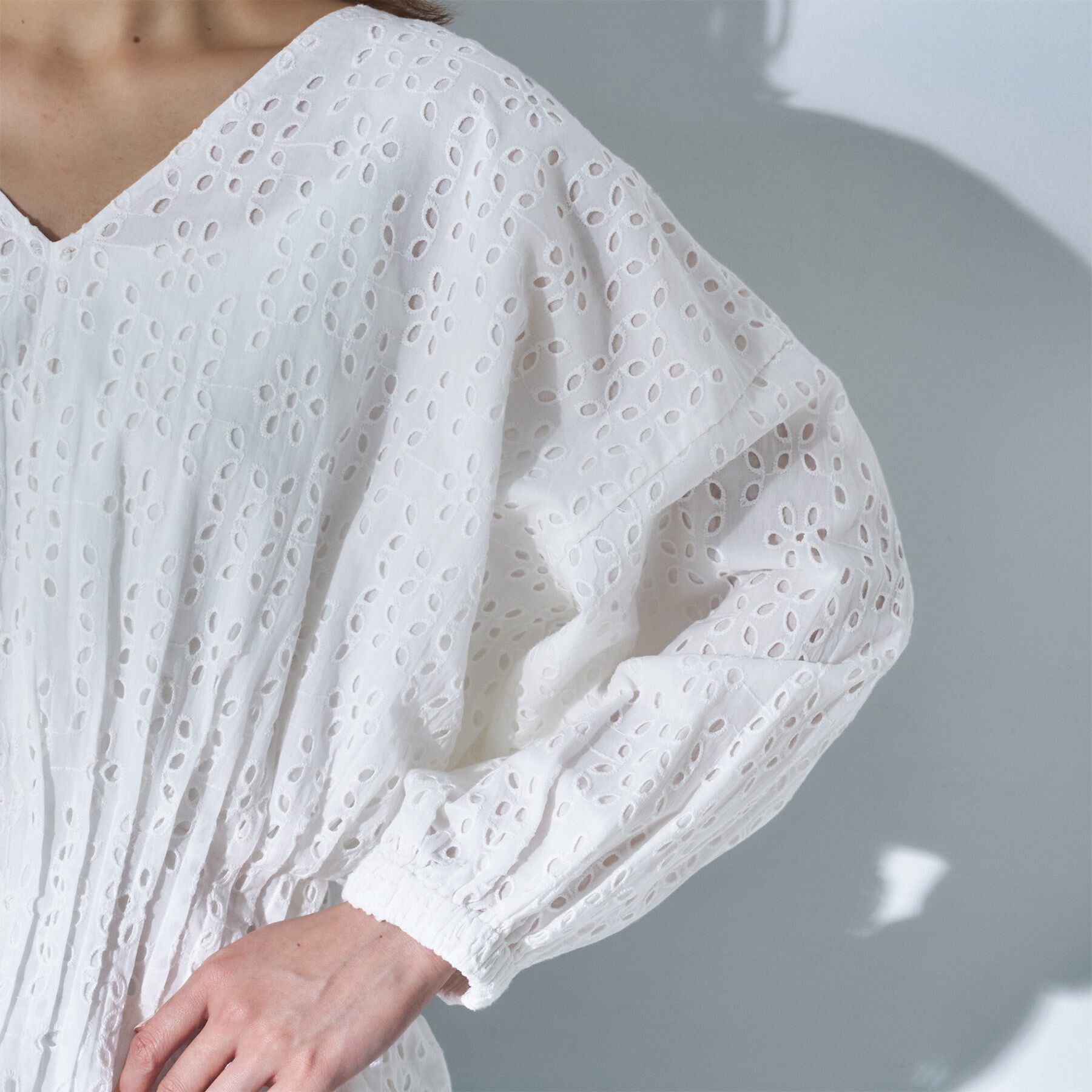 UNTITLED「【Audrey and John Wad】ウエストシャーリングブラウス」|シャツ・ブラウス|