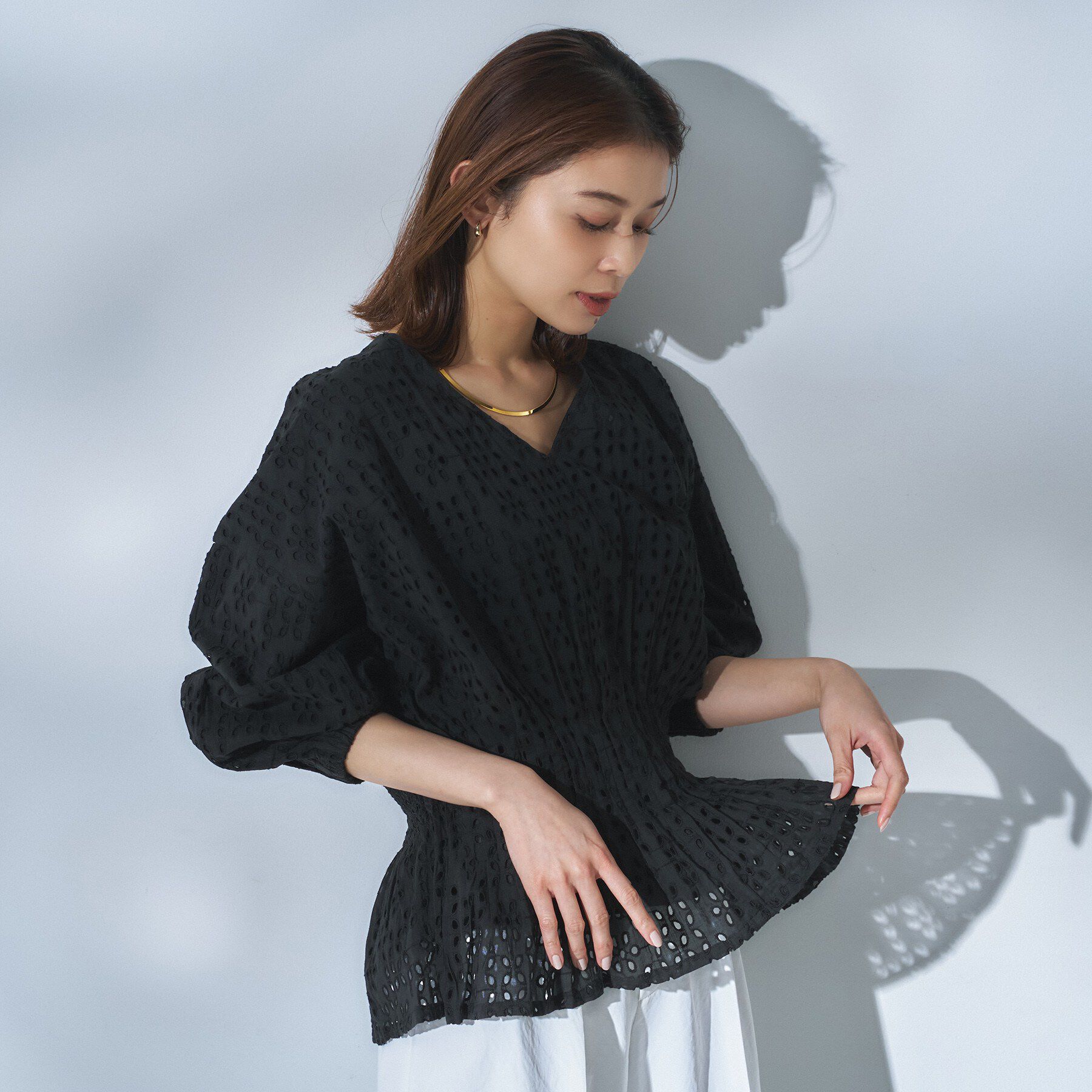 UNTITLED「【Audrey and John Wad】ウエストシャーリングブラウス」|シャツ・ブラウス|