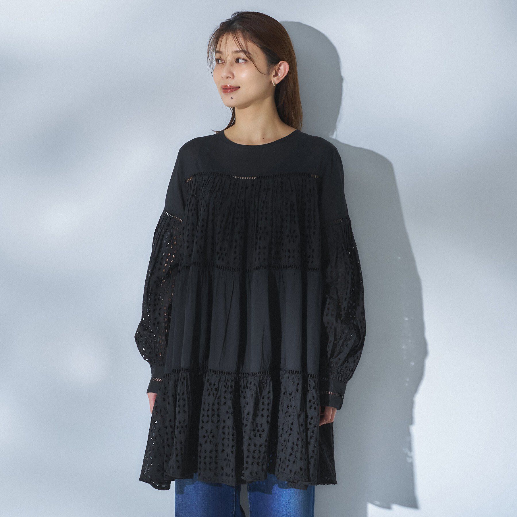 UNTITLED「【Audrey and John Wad】エンブロイダリーチュニックドレス」|シャツ・ブラウス|