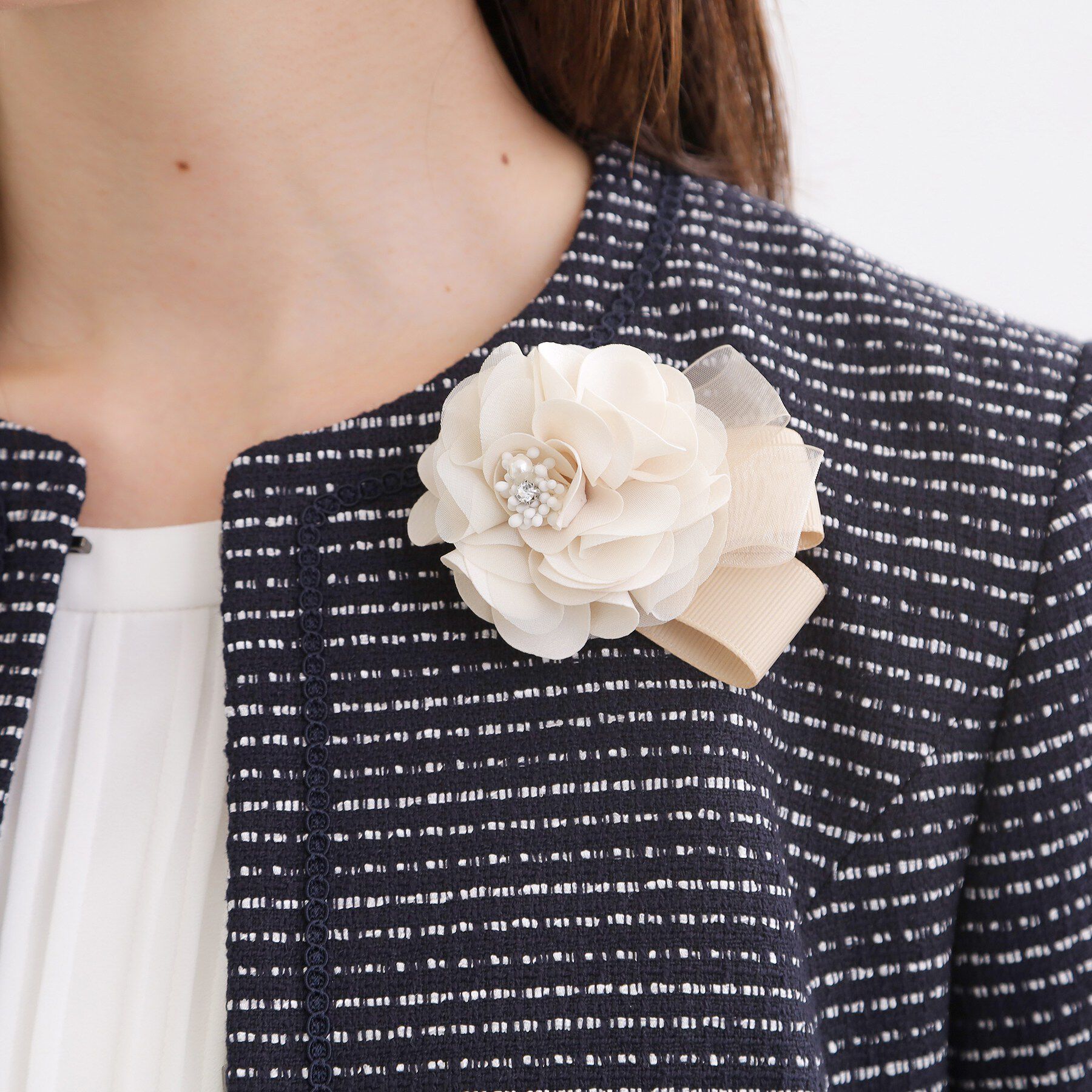 Reflect「【フォーマル／入卒】サテンフラワーコサージュ」|ブローチ・コサージュ|