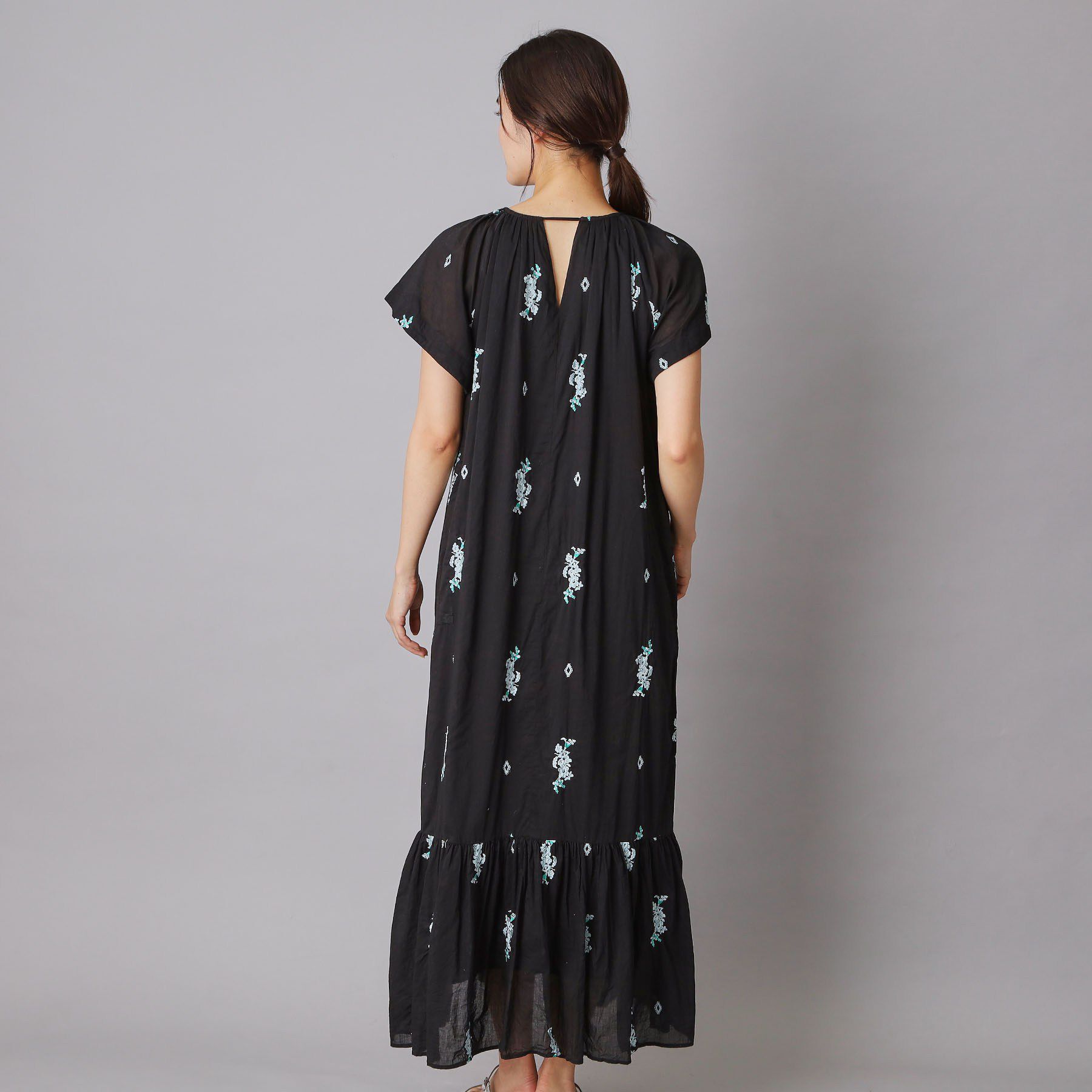 DRESSTERIOR「ne Quittez pas（ヌキテパ）コットンボイル ジャスミン刺繍 ワンピース」|ワンピース|