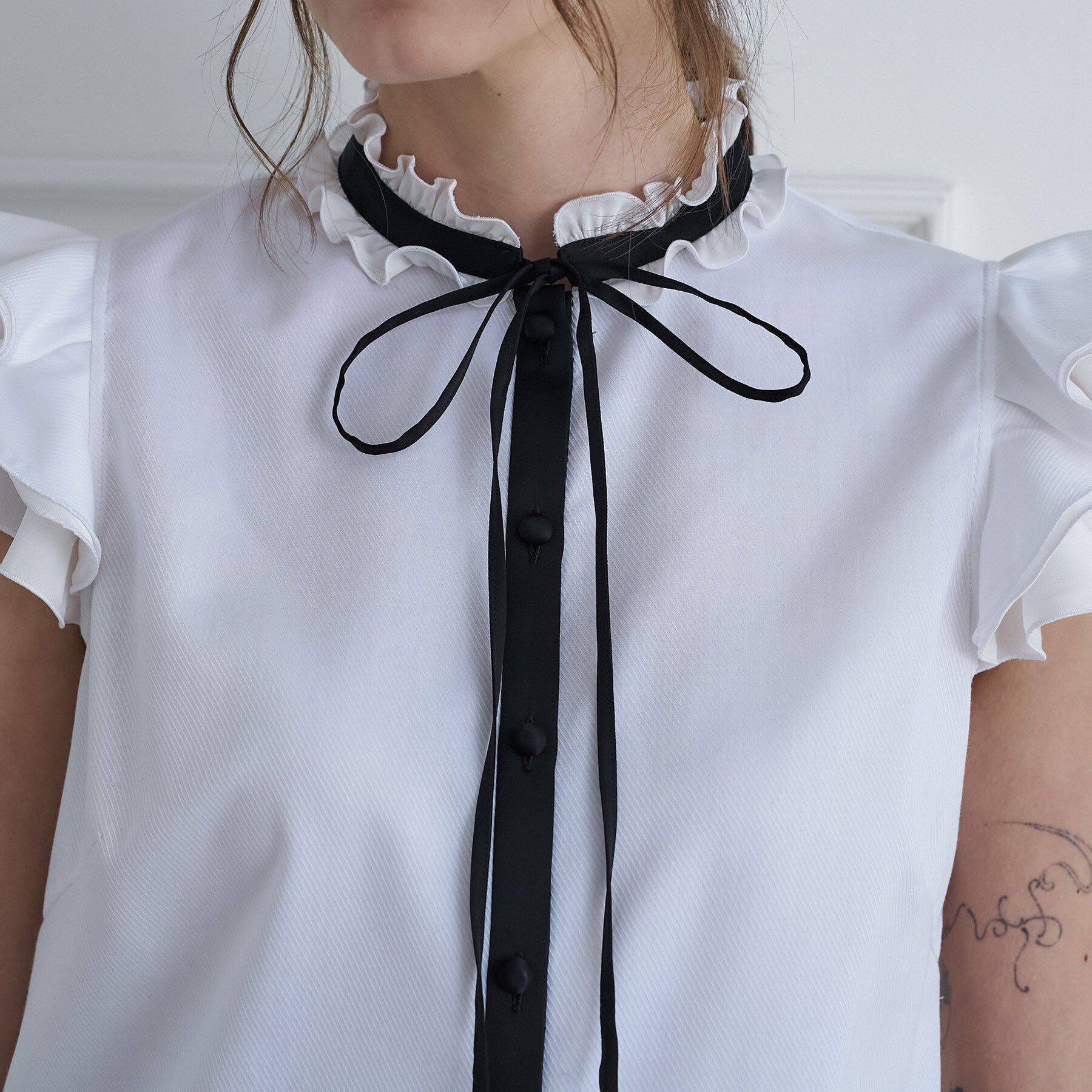 DRESSTERIOR「【着映え/ウォッシャブル】バイカラーウィングスリーブブラウス」|シャツ・ブラウス|