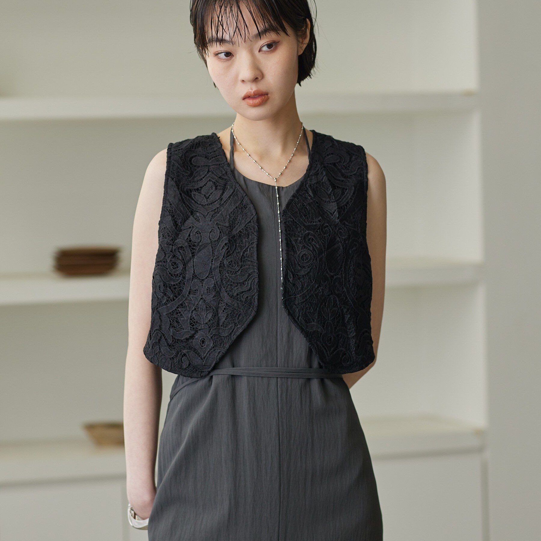GALLEST「ショートレースジレ」|シャツ・ブラウス|ブラック(019)
