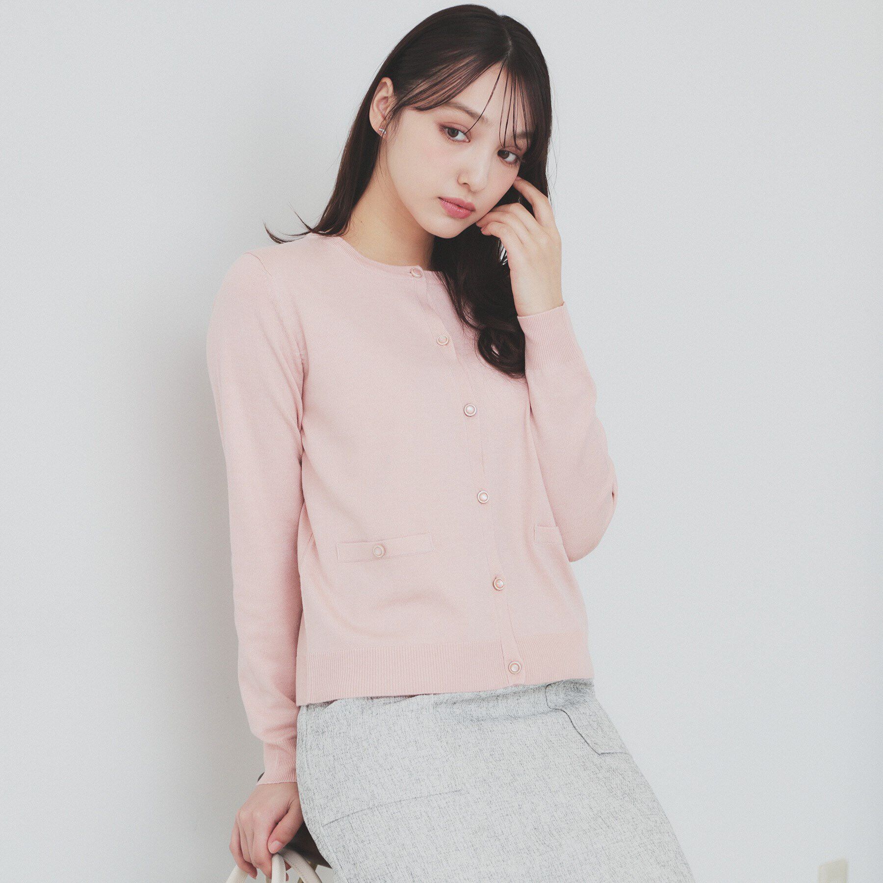 index「《5color》ポケットデザイン付きクルーネックカーディガン【洗濯機洗い可】」|カーディガン|オレンジ(065)