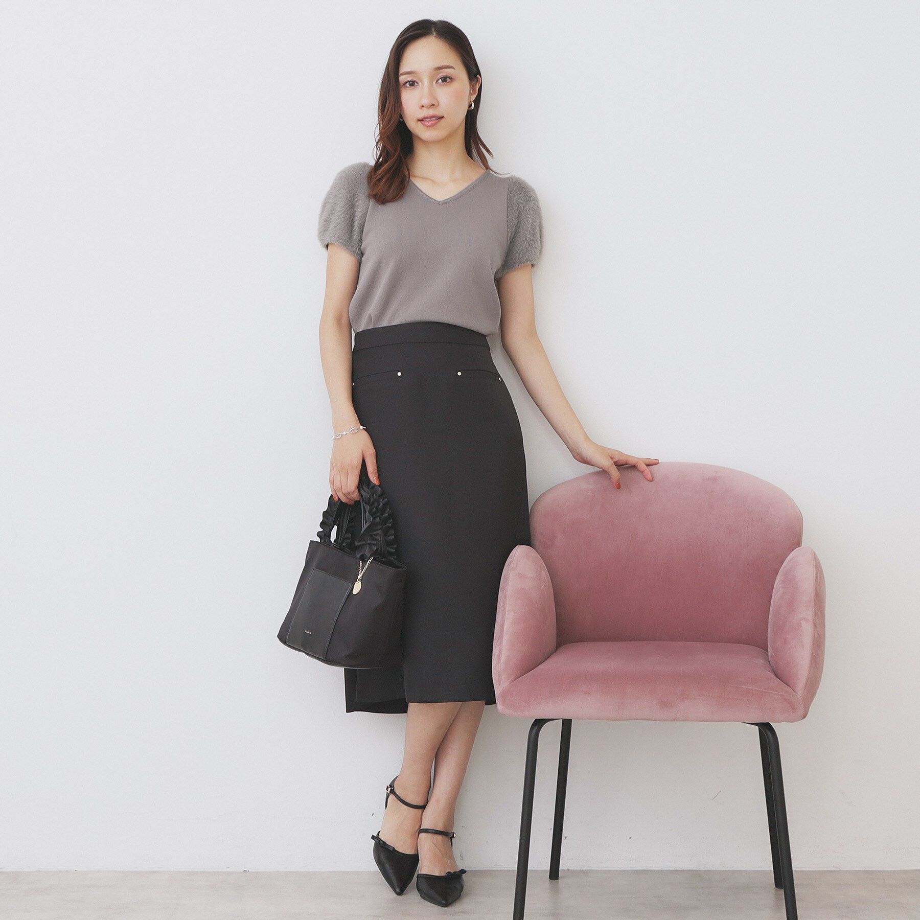 index「《6色展開》フェザーパフスリーブVネックニット【洗濯機洗い可】」|ニット・セーター|