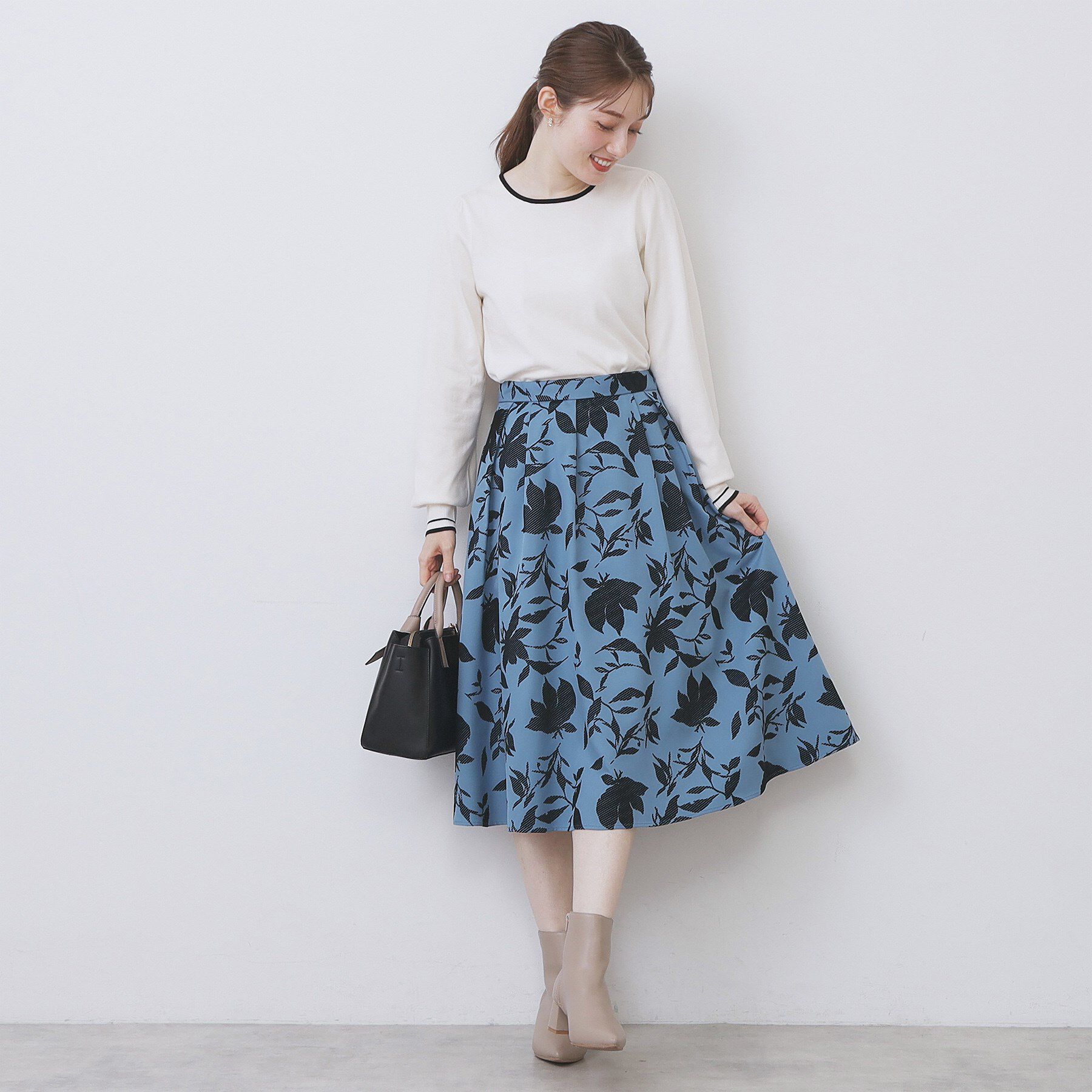 index「フラワータックフレアスカート【洗濯機OK/イージーアイロン/防シワ】」|スカート|