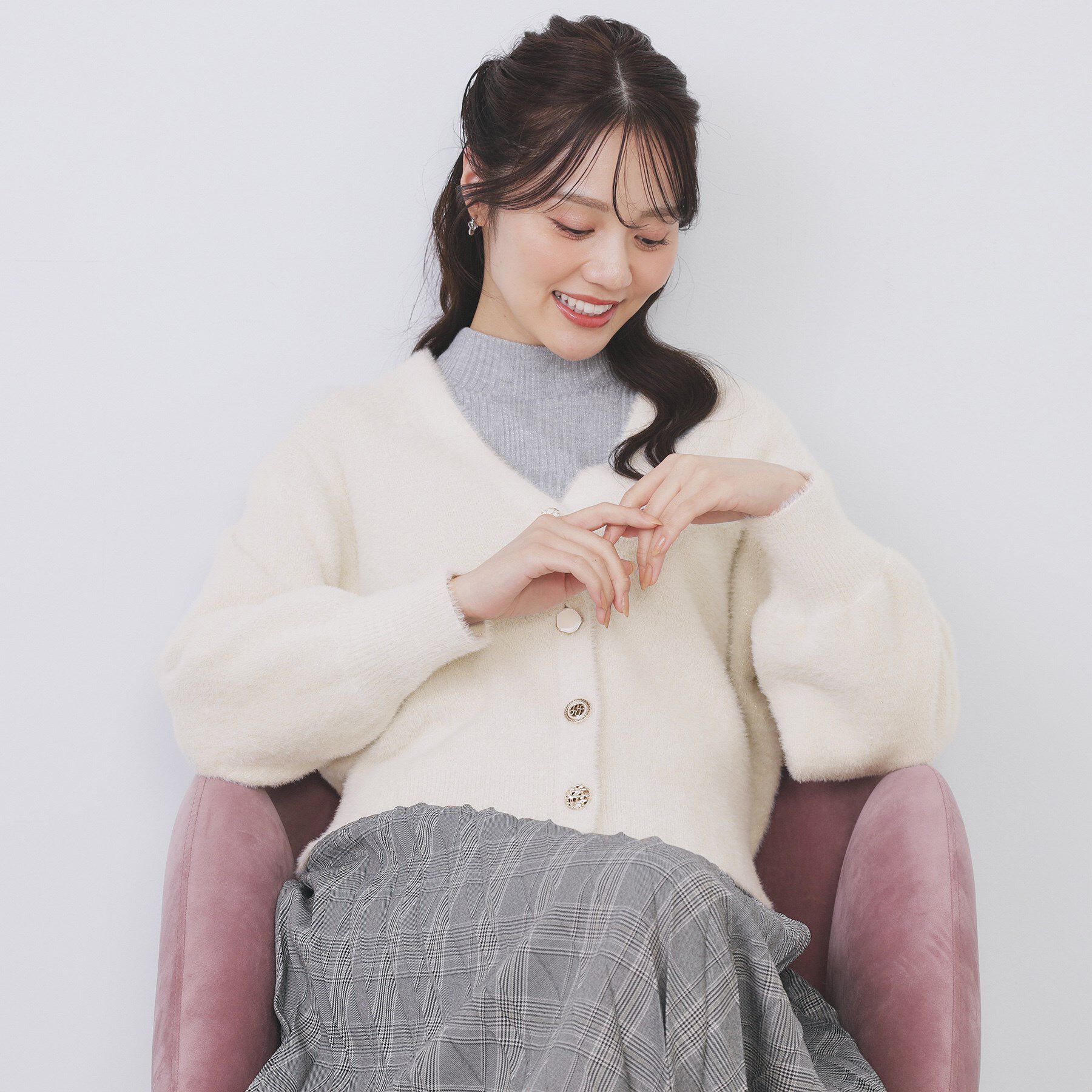 index「ラメフェザーヤーンVネックカーディガン【洗濯機OK】」|カーディガン|