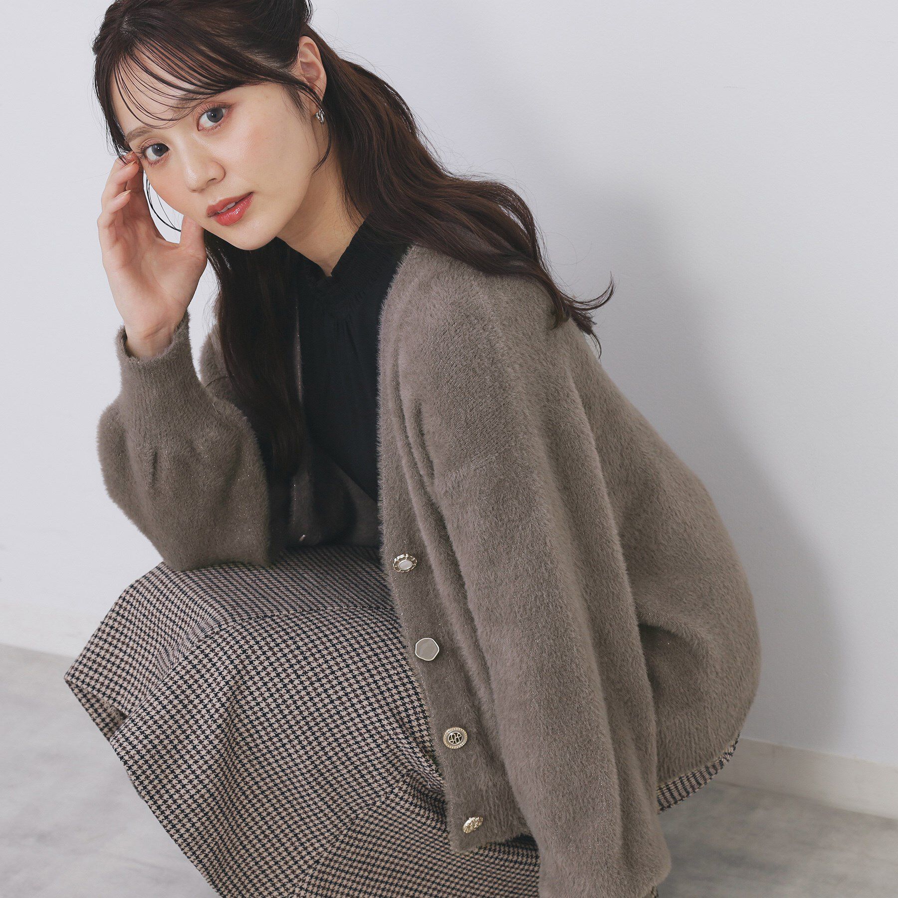 index「ラメフェザーヤーンVネックカーディガン【洗濯機OK】」|カーディガン|トープ(654)