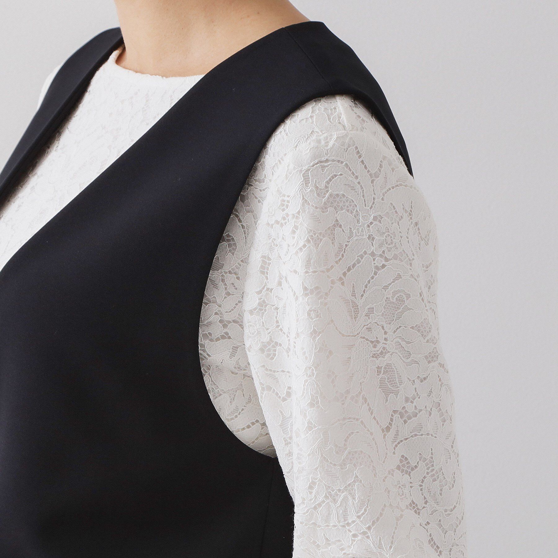 OPAQUE.CLIP「《通勤対応》Vネックミドルジレ【洗濯機OK】」|ベスト・ジレ|