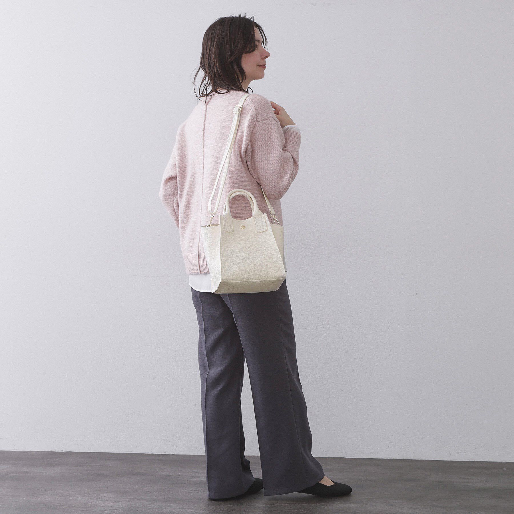 OPAQUE.CLIP「【2WAY/軽量】台形ミドルトートバッグ」|ショルダー・メッセンジャー|