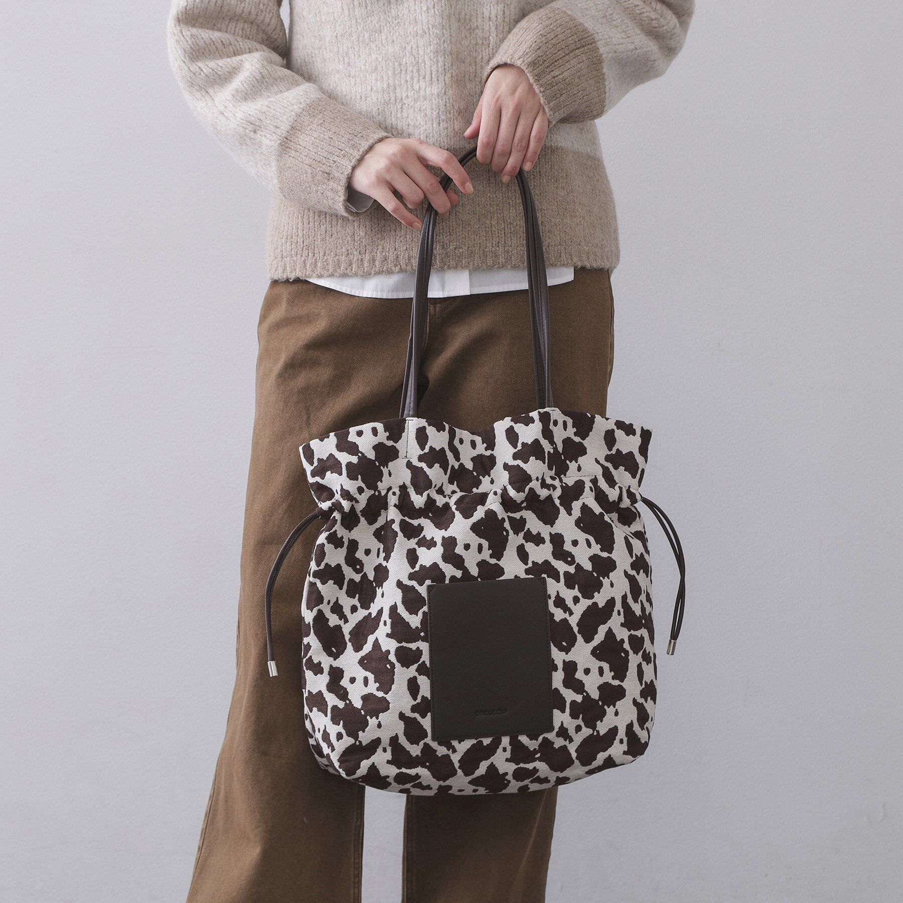 OPAQUE.CLIP「素材アソートドロストデザイン巾着トートバッグ【A4サイズ対応】」|トートバッグ|ブラウン(243)