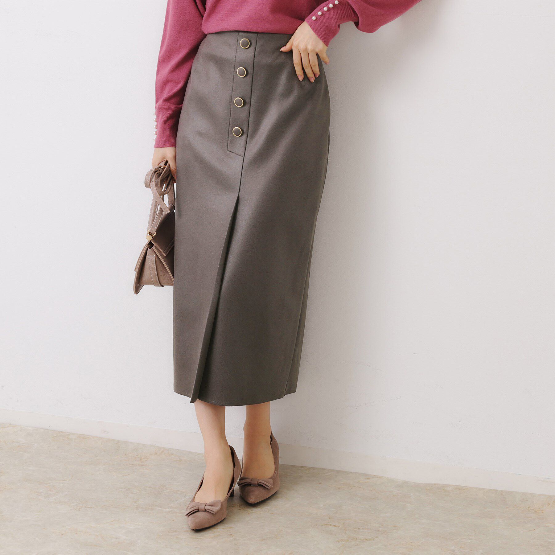 Couture broach「【体のラインを拾いにくい・お仕事にも】マシュマロスエード調タイト」|スカート|