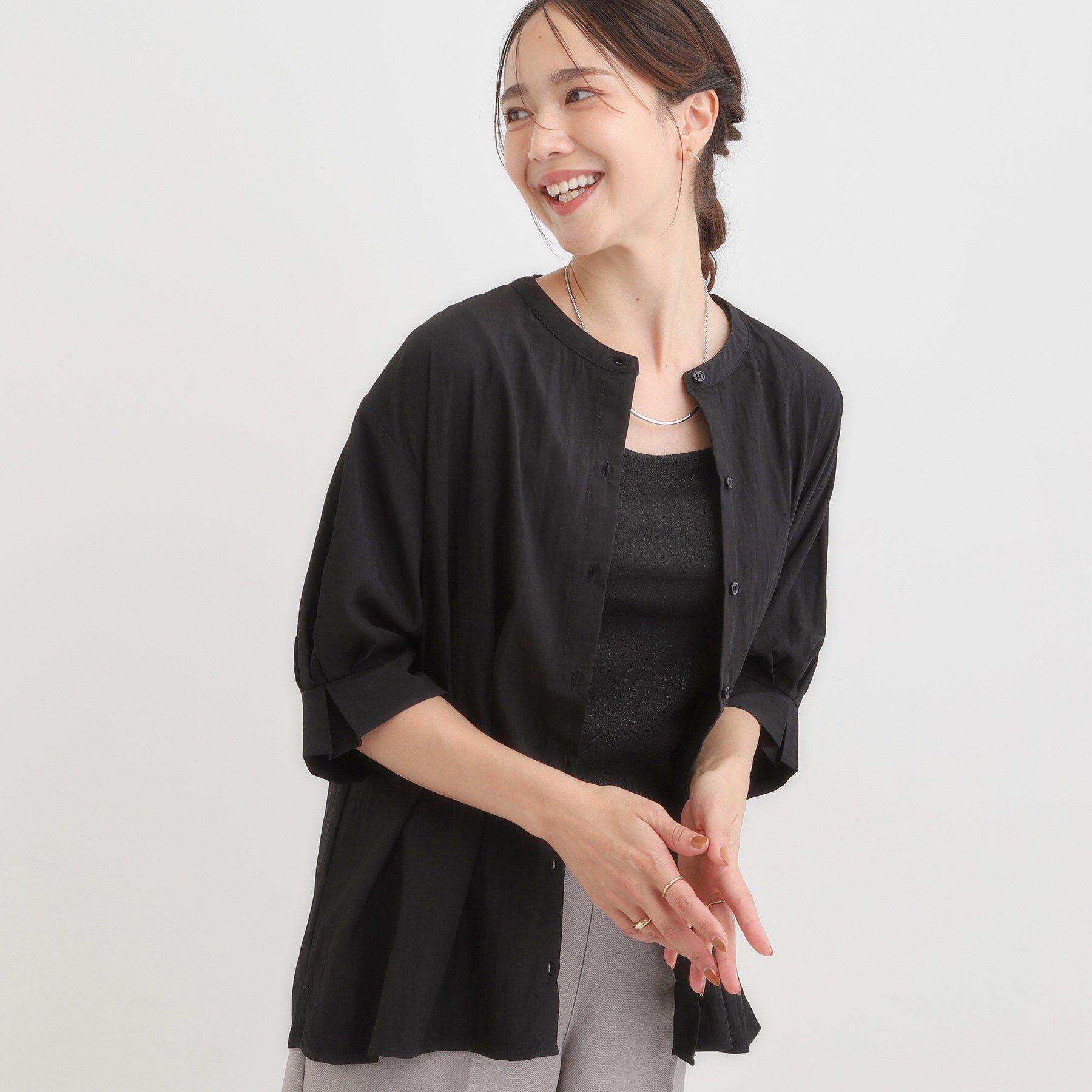 SHOO･LA･RUE「【S-LL/通勤スタイルにも】ウエストタックで程よくシェイプ 大人の上品ブラウス」|シャツ・ブラウス|ブラック(019)