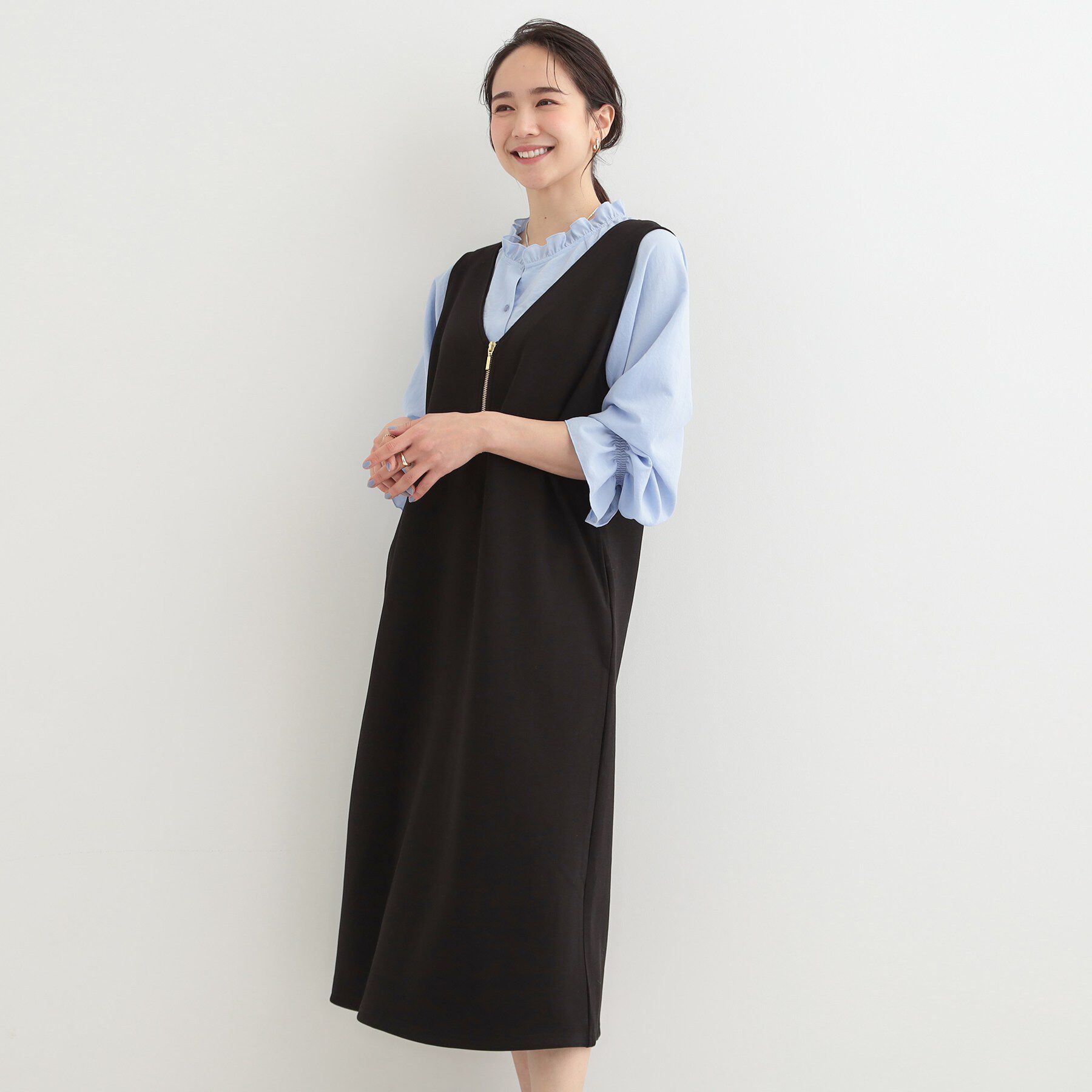 SHOO･LA･RUE「【洗濯機可】なめらかタッチ ハーフジップ Vネックジャンパースカート」|ワンピース|