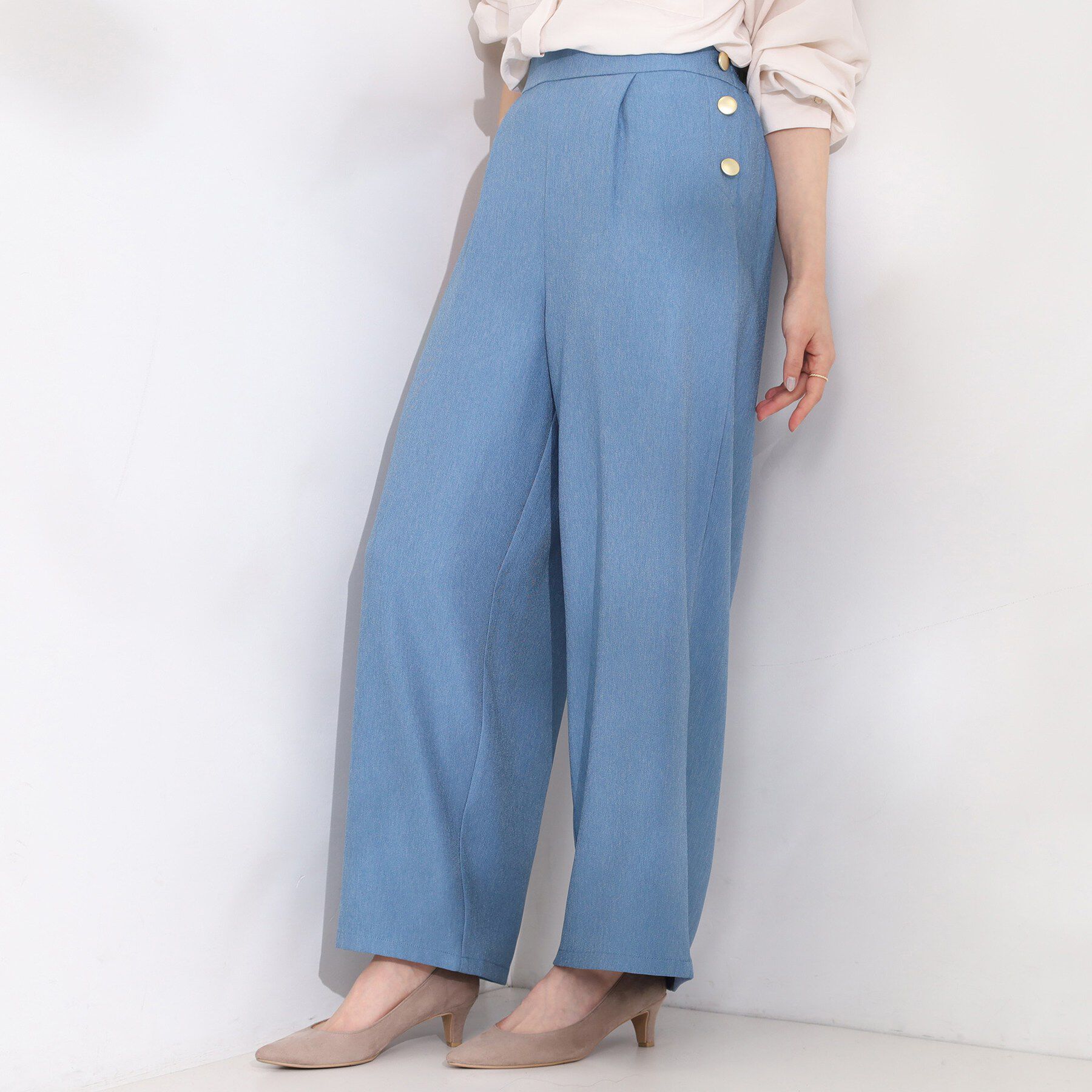 SHOO･LA･RUE「【S-LL】はくだけすっきりシルエット サイドボタン付き デニム風ワイドパンツ」|その他|ブルー(092)