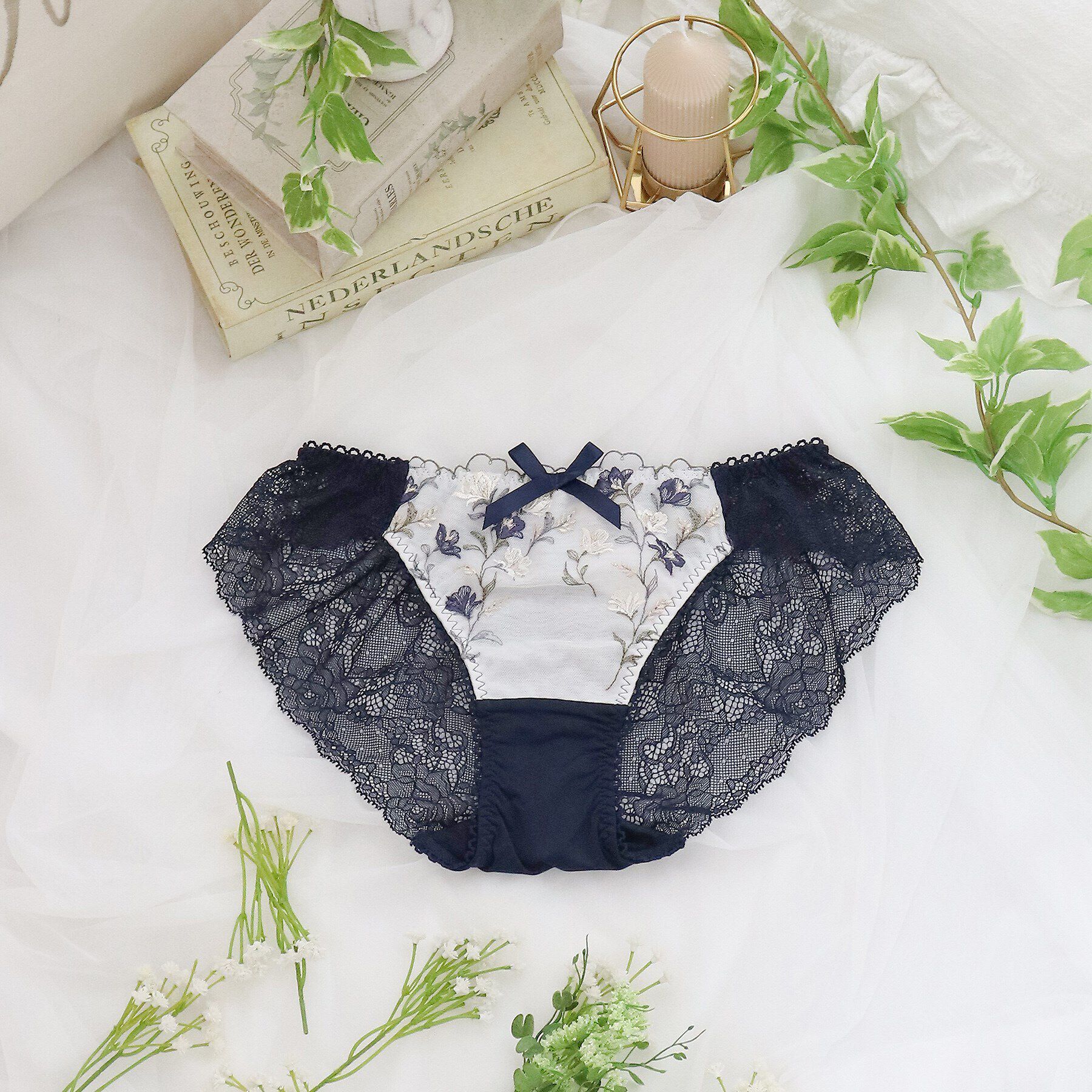 Risa Magli「リュカ レースショーツ」|インナー|ネイビー(094)