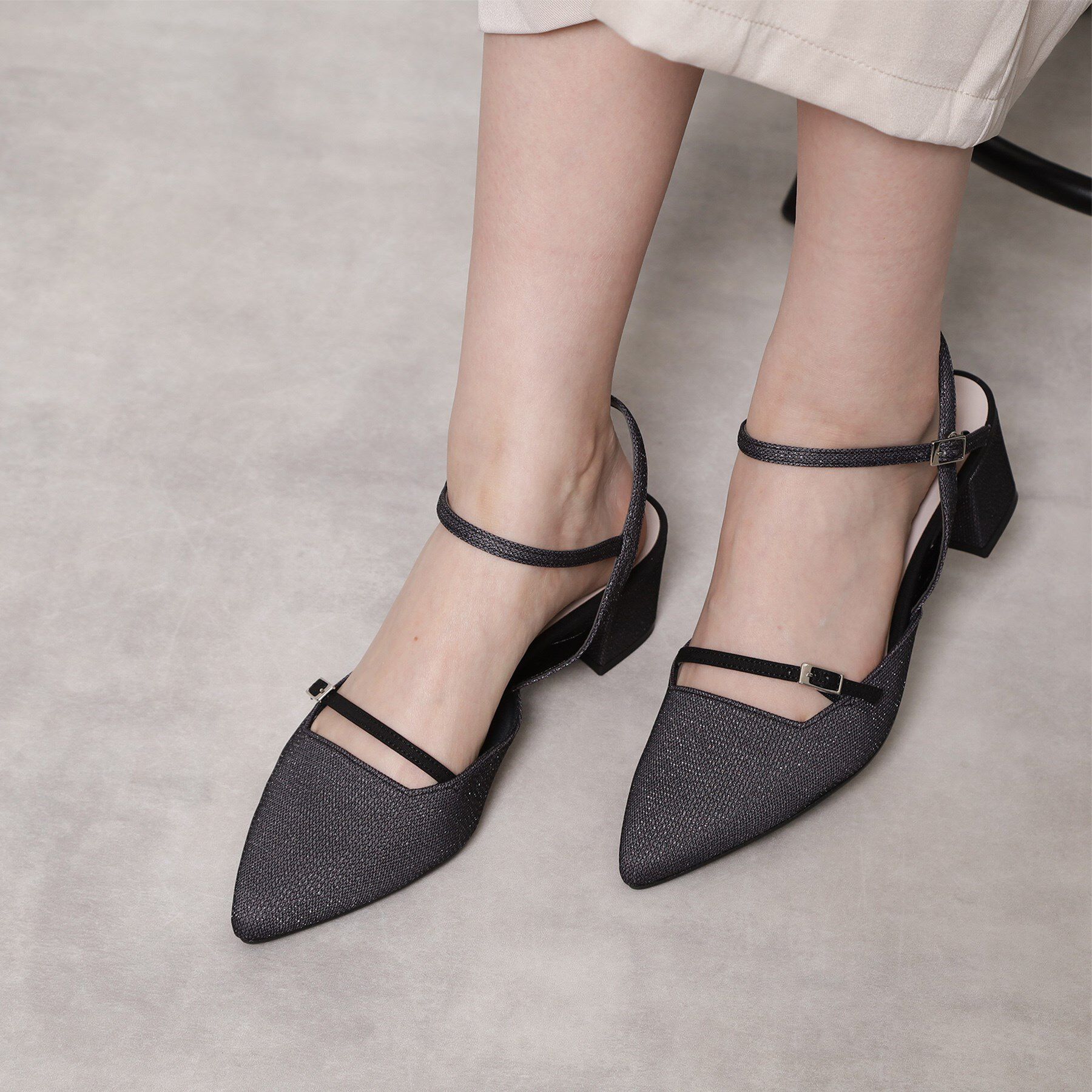 ESPERANZA「ポインテッドアンクルストラップパンプス」|パンプス|