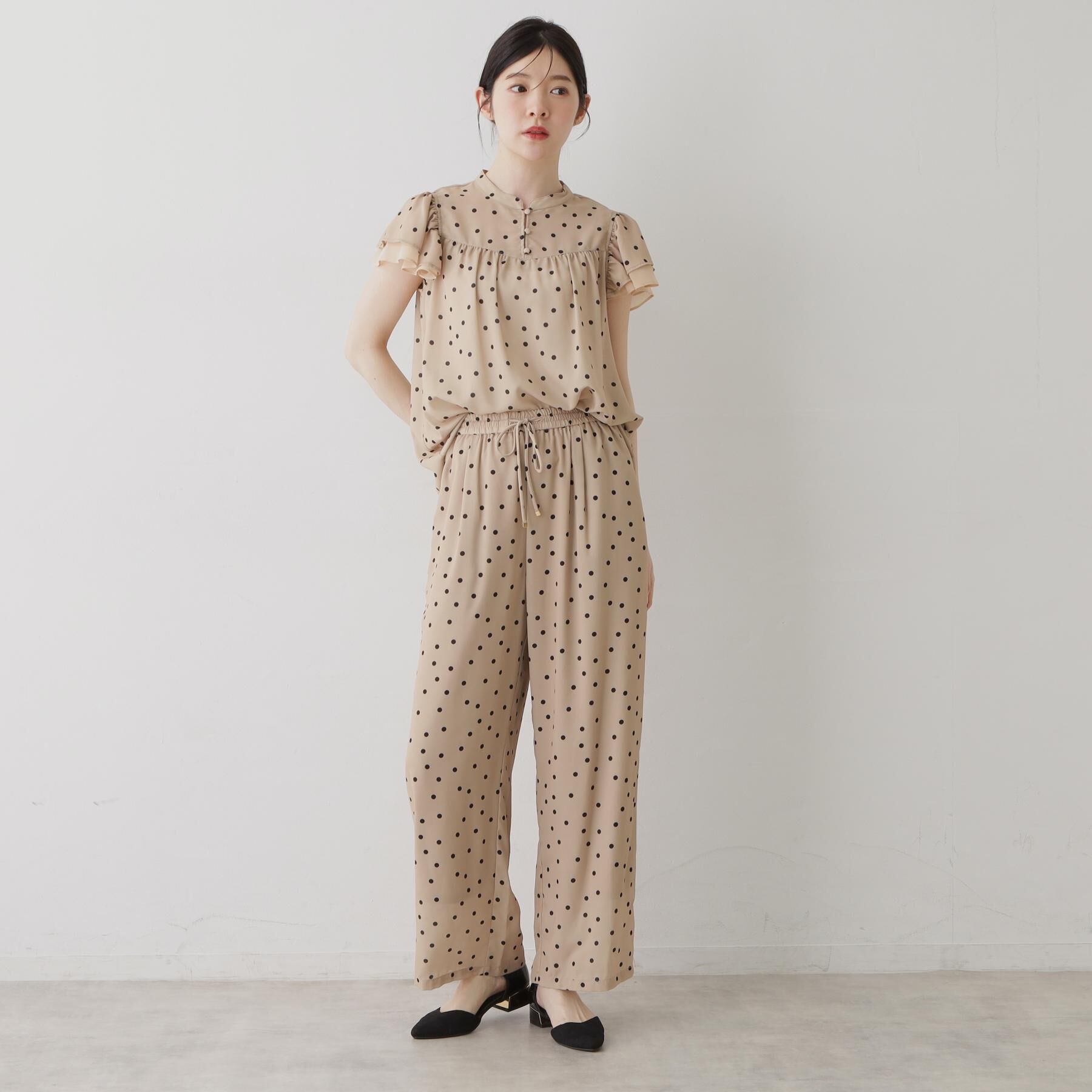 SunaUna「【袖ラッフル/フェミニン】大人可愛いドット柄ブラウス」|シャツ・ブラウス|