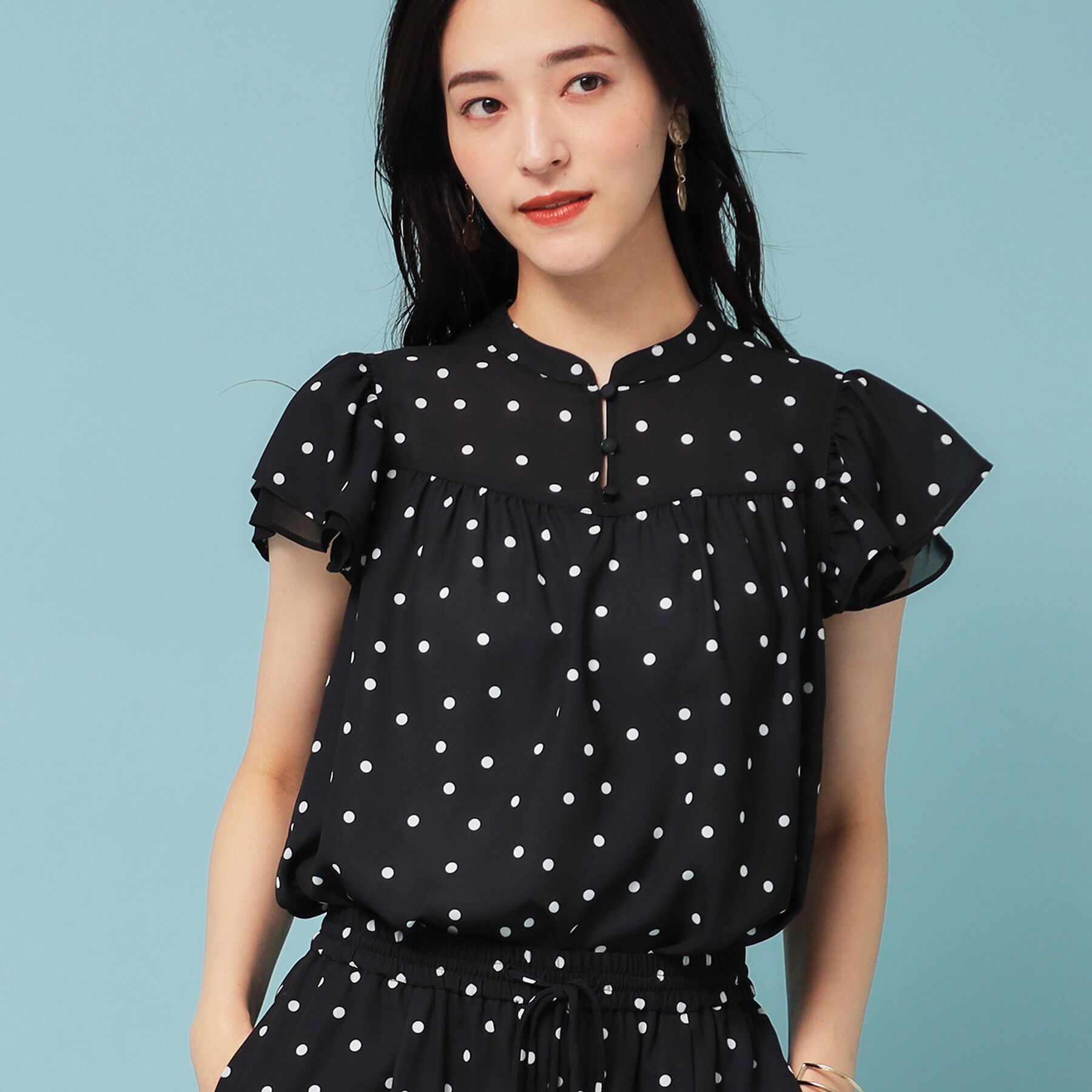 SunaUna「【袖ラッフル/フェミニン】大人可愛いドット柄ブラウス」|シャツ・ブラウス|