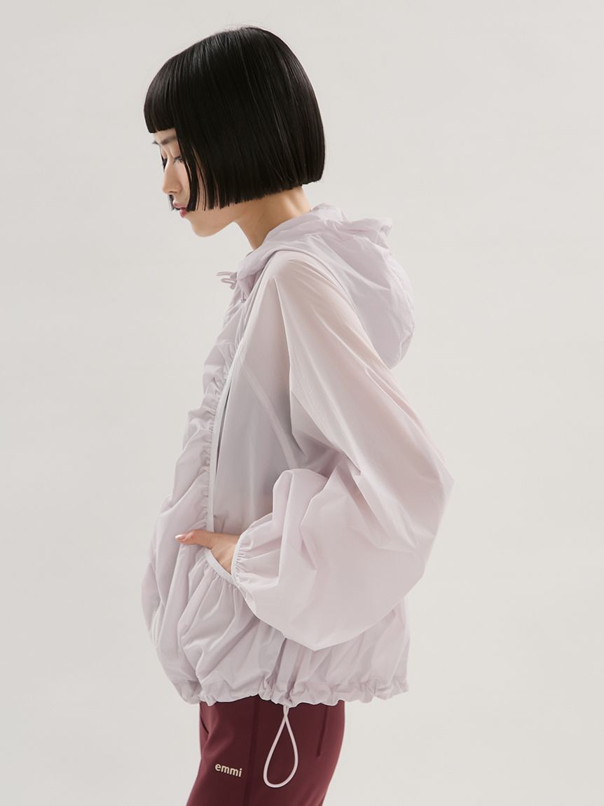 emmi atelier「【ONLINE限定カラーあり】ギャザーディテールナイロンブルゾン【セットアップ対応】/撥水」|ブルゾン・スタジャン|