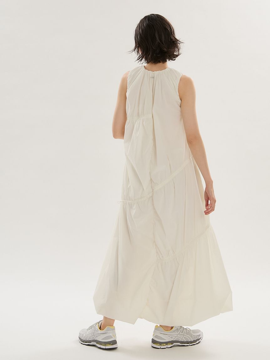 emmi atelier「エアリーギャザーワンピース/撥水」|ワンピース|