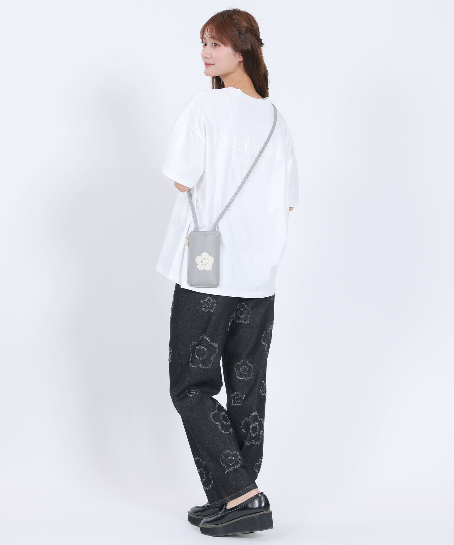 MARY QUANT「デイジーパッチ モバイルショルダー」|モバイルケース|