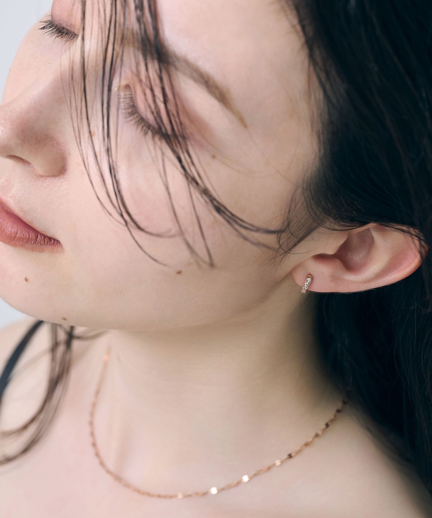 Phoebe「【金属アレルギー対応】ワンタッチビジューフープミニピアス　ローズゴールド/サージカルステンレス」|ピアス|