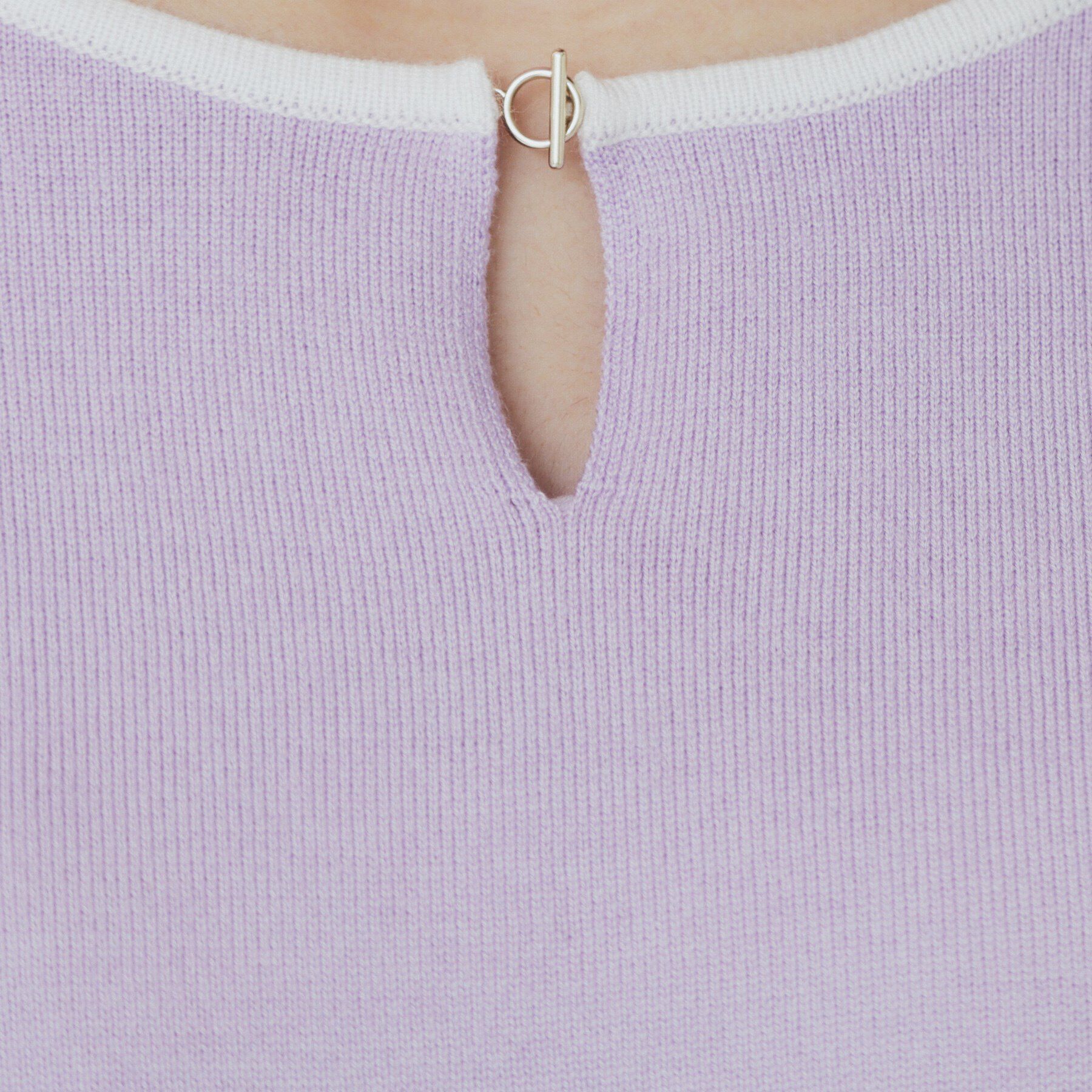 index「バイカラーキーネックニット【洗濯機洗い可】」|ニット・セーター|