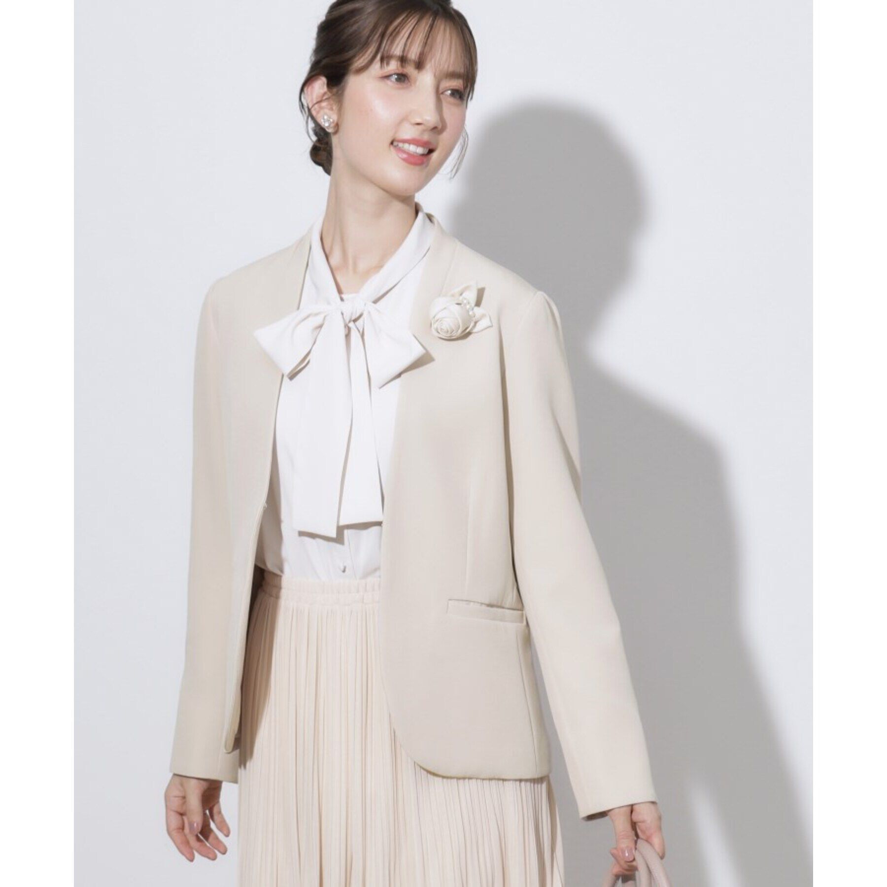 Couture broach「【セレモニーシーン/お仕事にも】ダブルクロスカラーレスジャケット」|ノーカラージャケット|