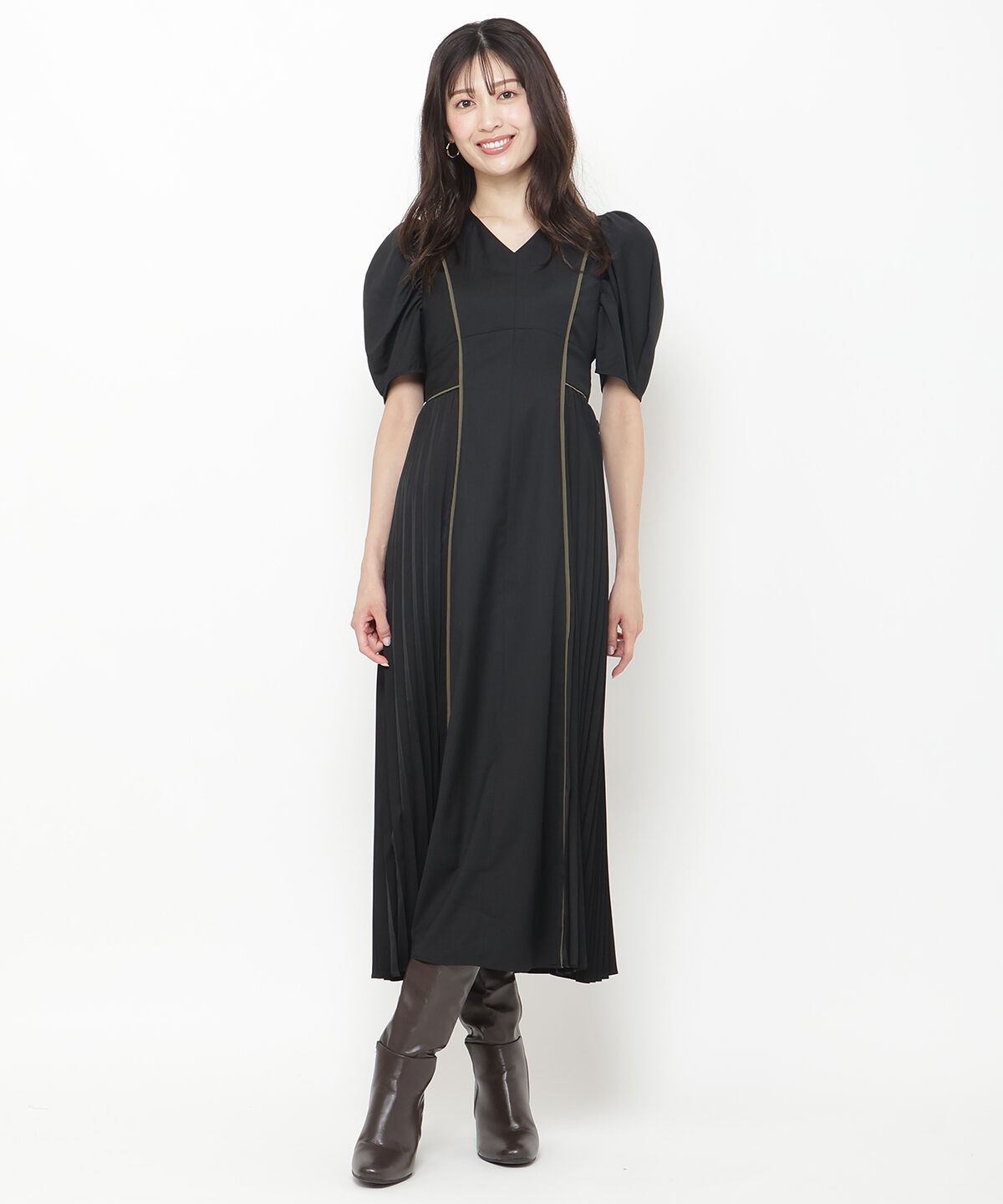 アンドクチュール「配色パイピングVネックワンピース」|ワンピース|